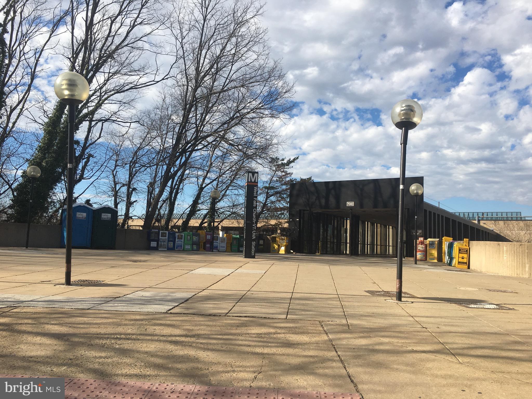 FALLS PLAZA - Residential