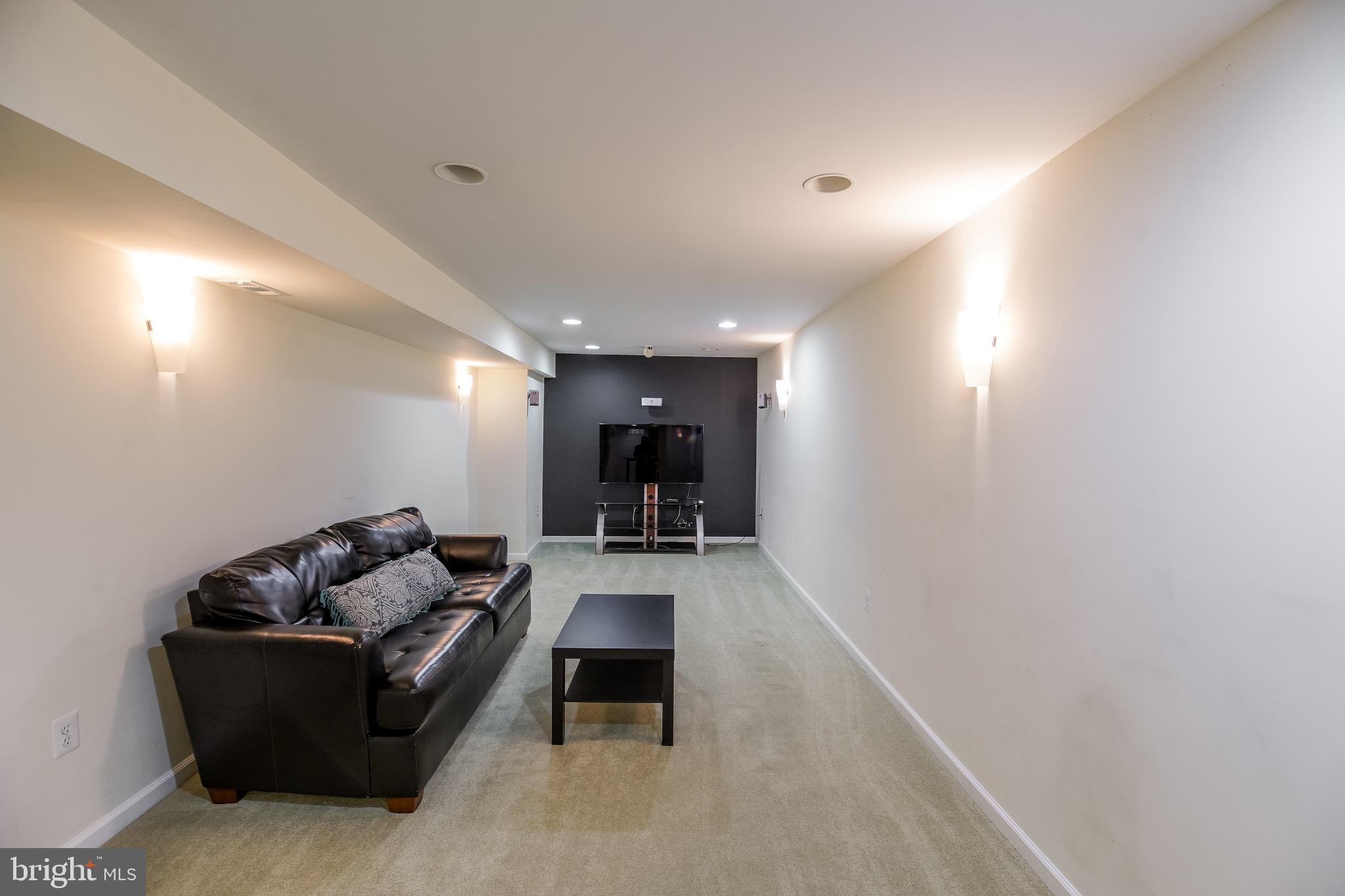 HUNTERS RIDGE - Residential