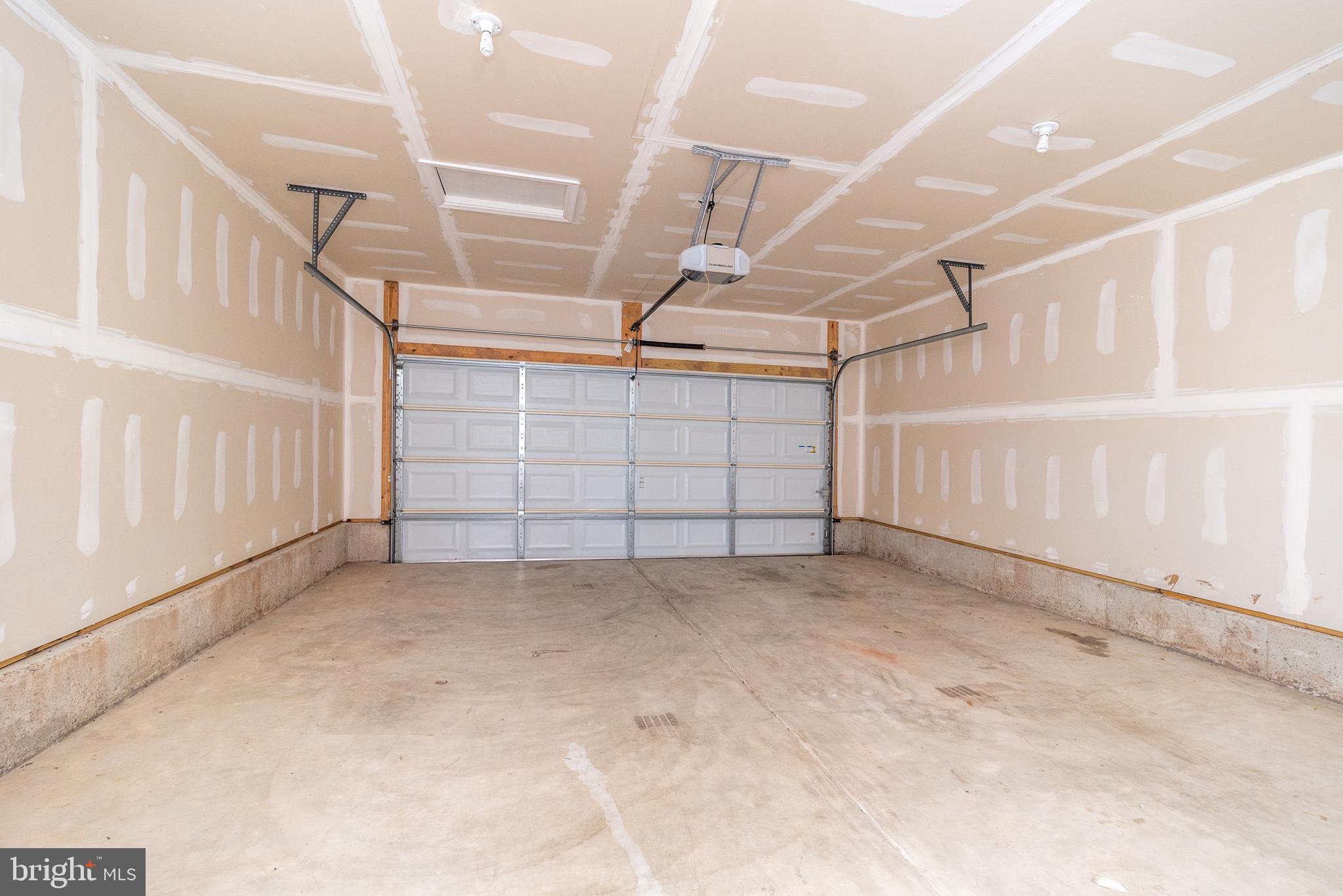 OVERLOOK AT CARRIAGE - Residential