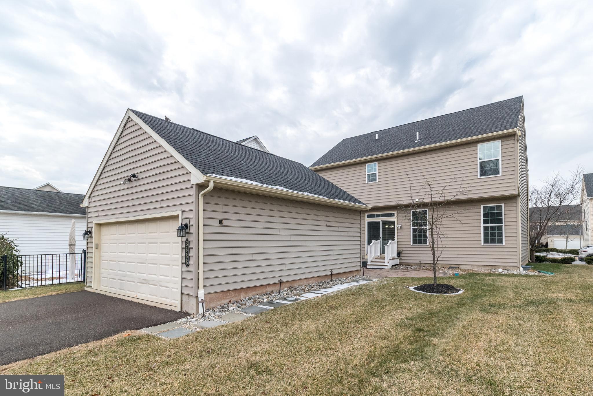 OVERLOOK AT CARRIAGE - Residential