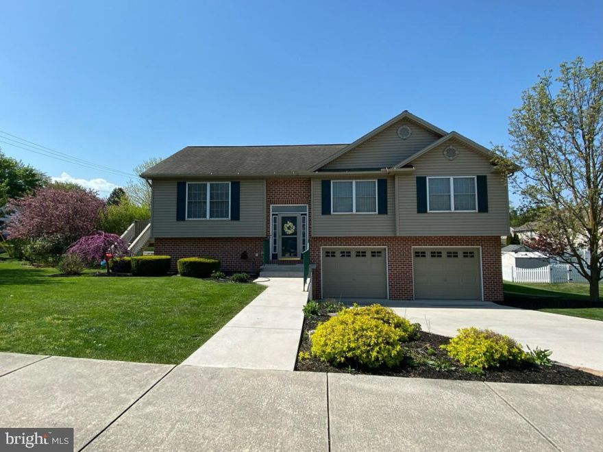 Welcome to this beautifully maintained home on a desirable corner lot, featuring 3 spacious bedrooms and 2 full bathrooms. The master suite offers a private retreat with its own en-suite bathroom and a generous walk-in closet. The large first-floor playroom is perfect for indoor activities, and the vaulted ceilings in the living and dining rooms, paired with oversized windows, create a bright, open space ideal for entertaining. The expansive backyard is perfect for outdoor gatherings and relaxation. Additional features include a whole-home humidifier for added comfort and an oversized 2-car garage with ample storage. Don’t miss the chance to make this your dream home!