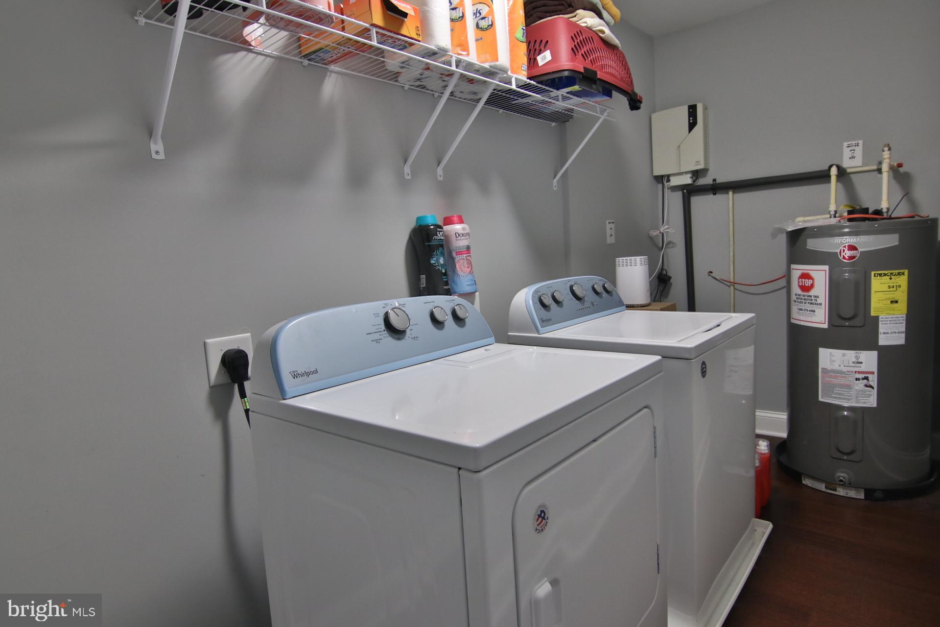 WOODLAND BEACH - Residential