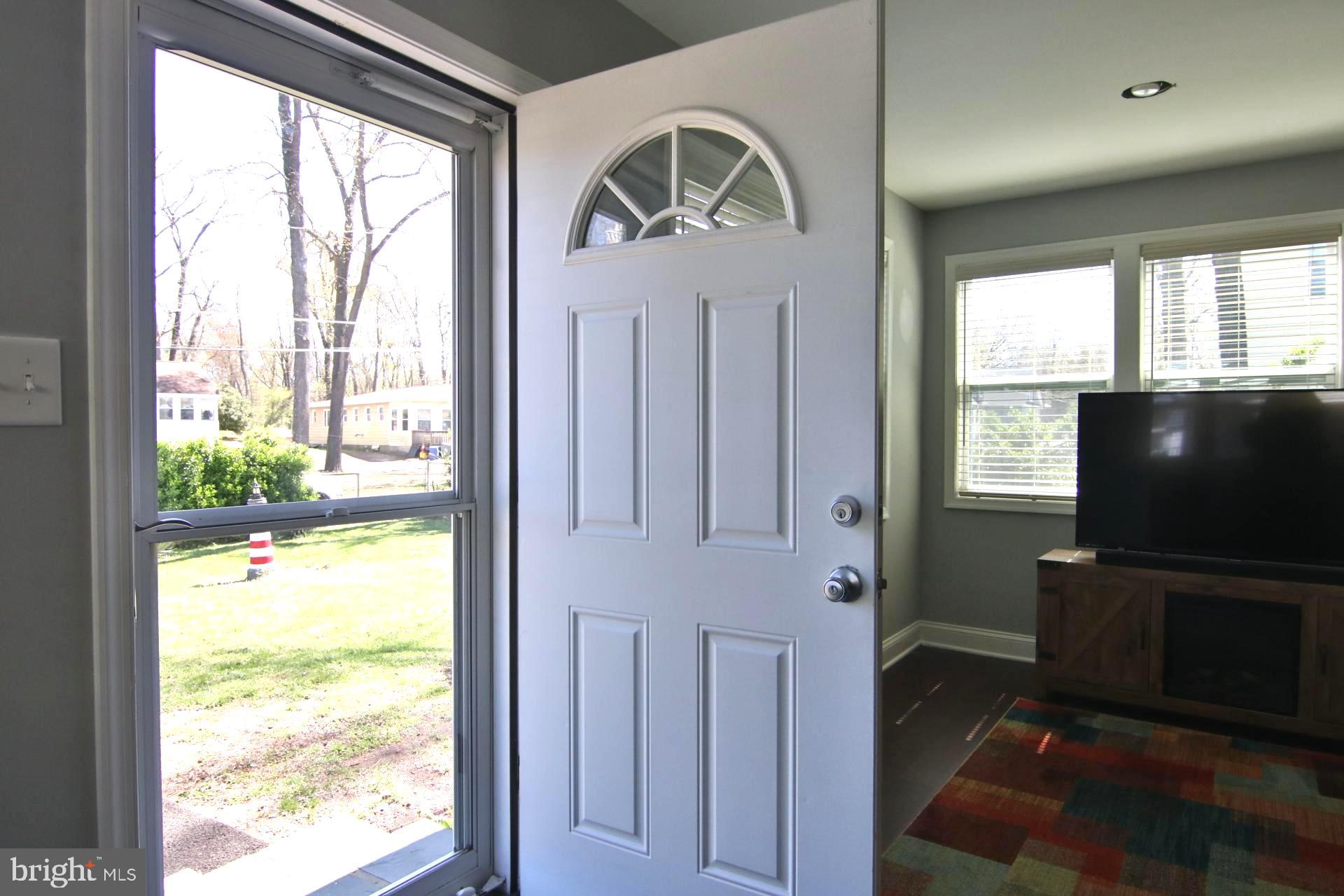 WOODLAND BEACH - Residential