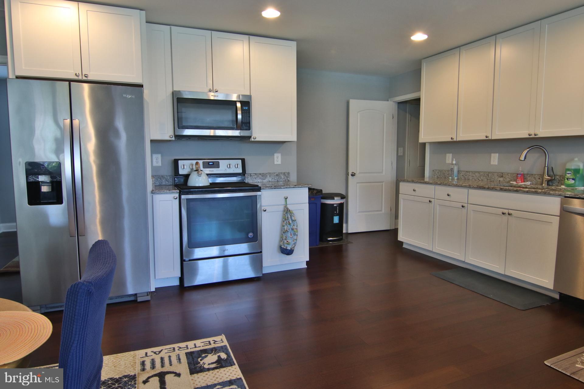 WOODLAND BEACH - Residential