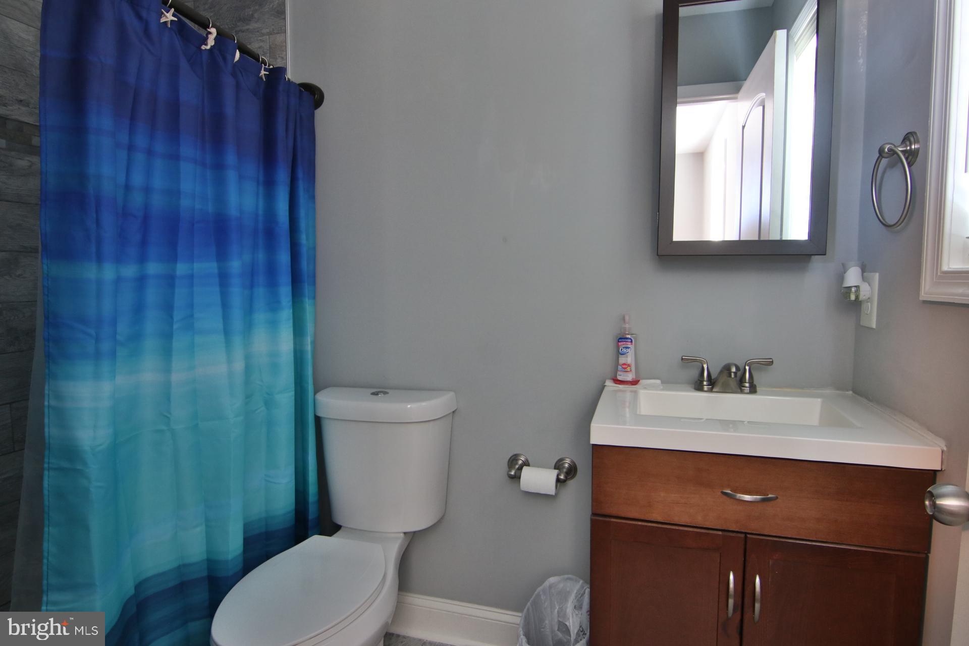 WOODLAND BEACH - Residential