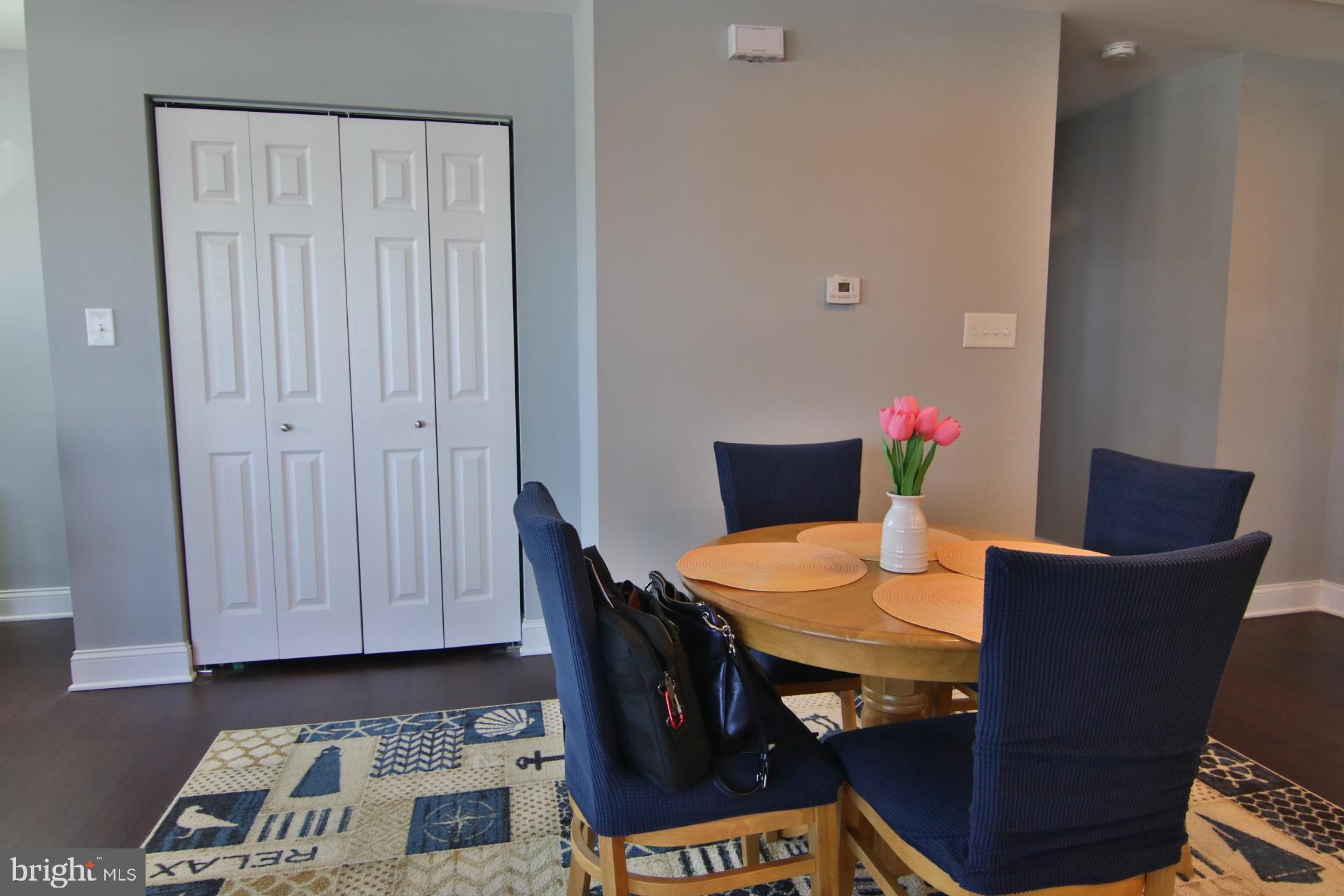 WOODLAND BEACH - Residential