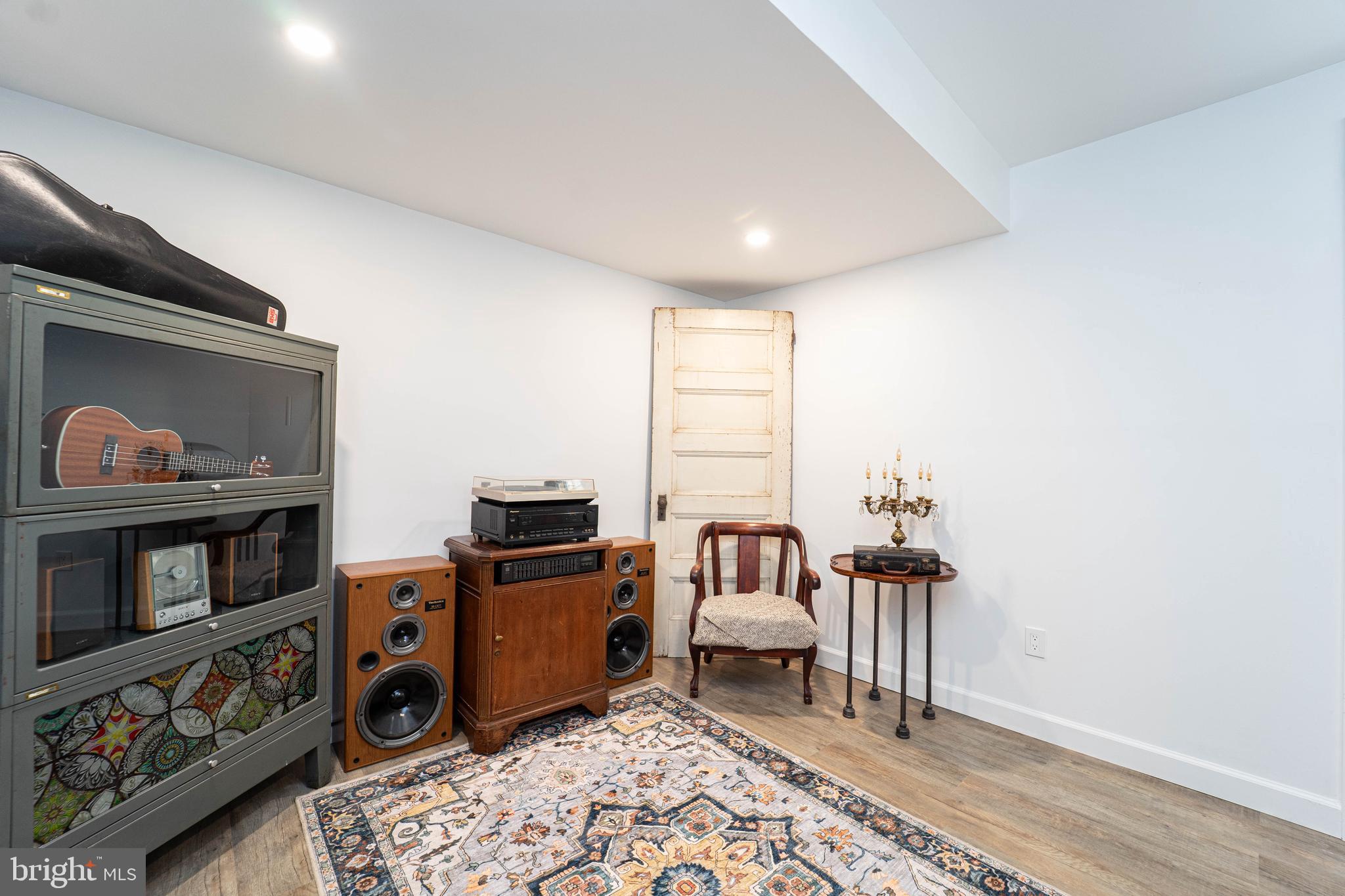 MURRAY HILL - Residential