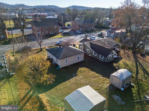 608 HAWKINS STREET HARRISONBURG VA 22801