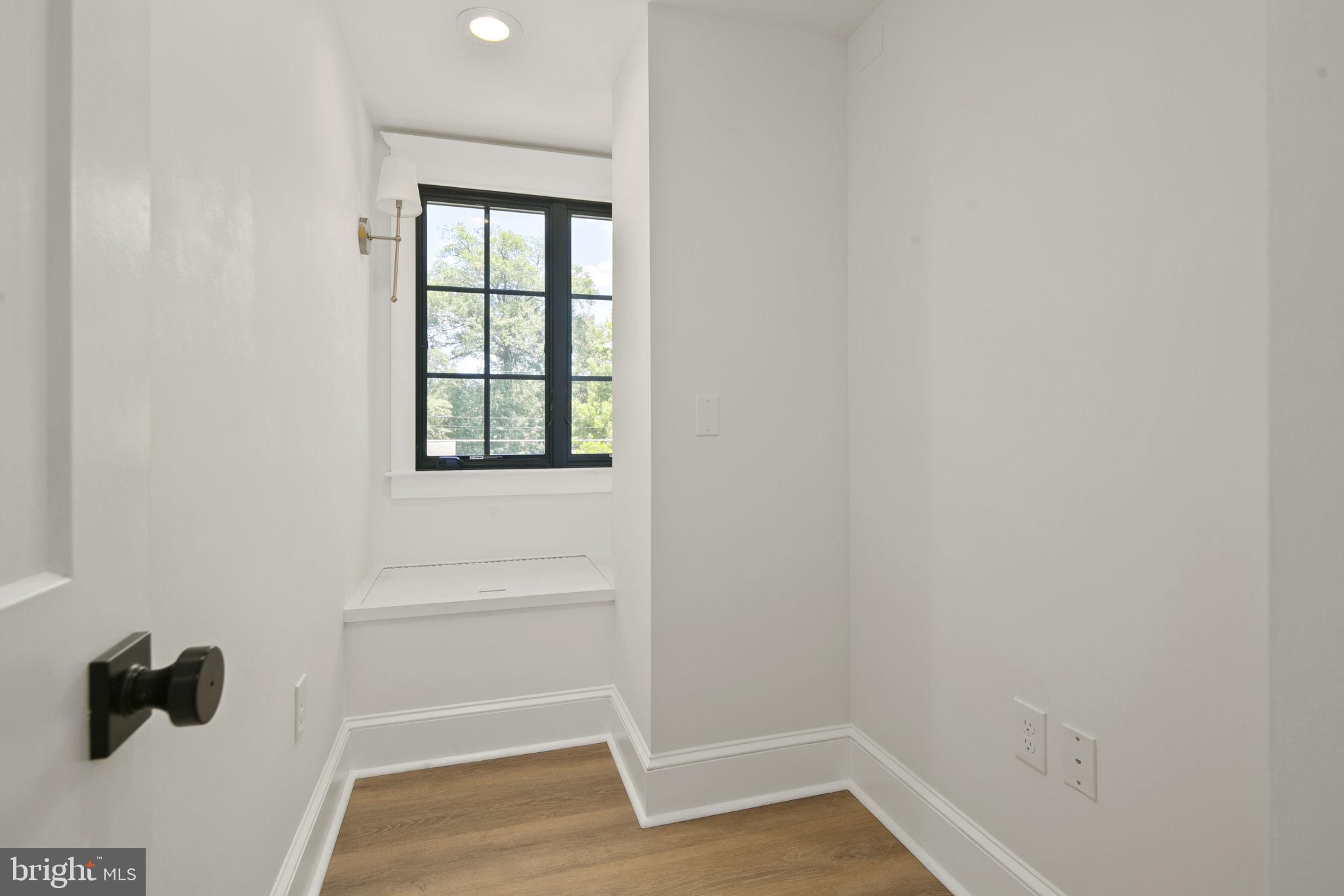 POPLAR HEIGHTS - Residential