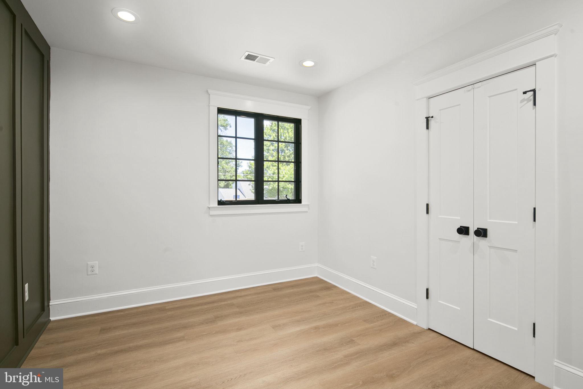 POPLAR HEIGHTS - Residential