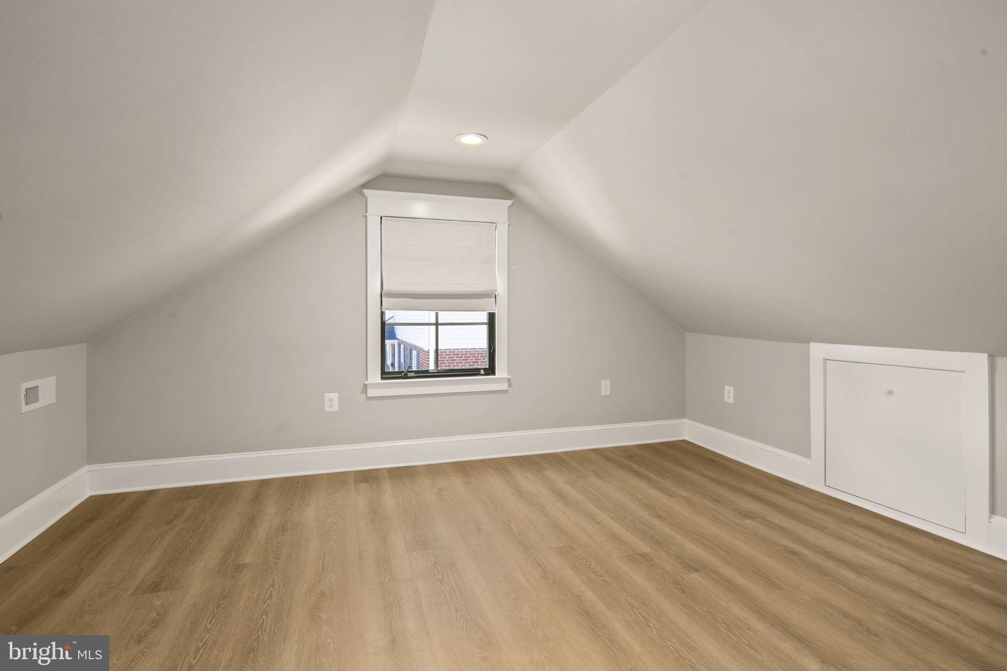 POPLAR HEIGHTS - Residential