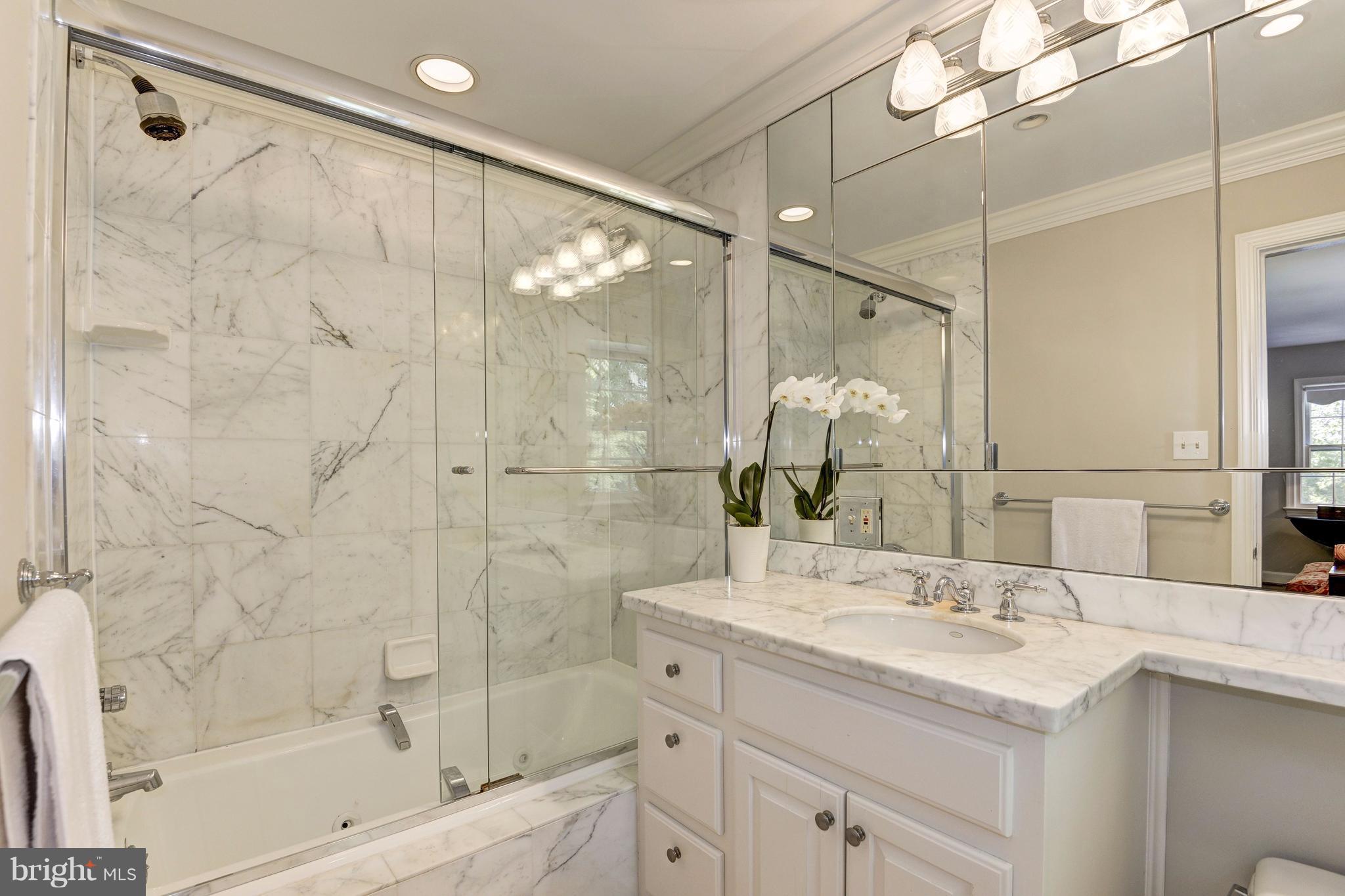 BRADLEY HILLS - Residential