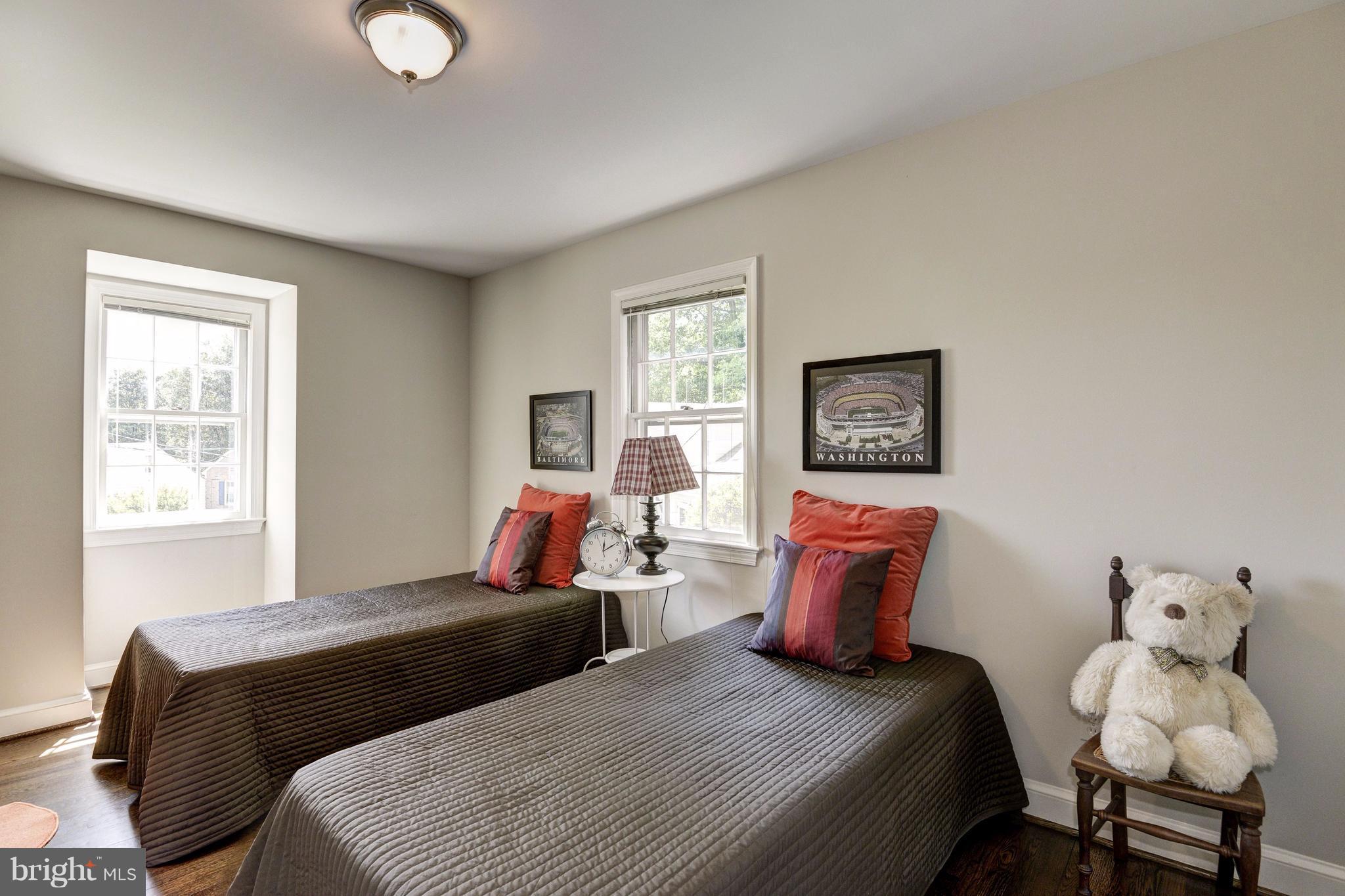 BRADLEY HILLS - Residential