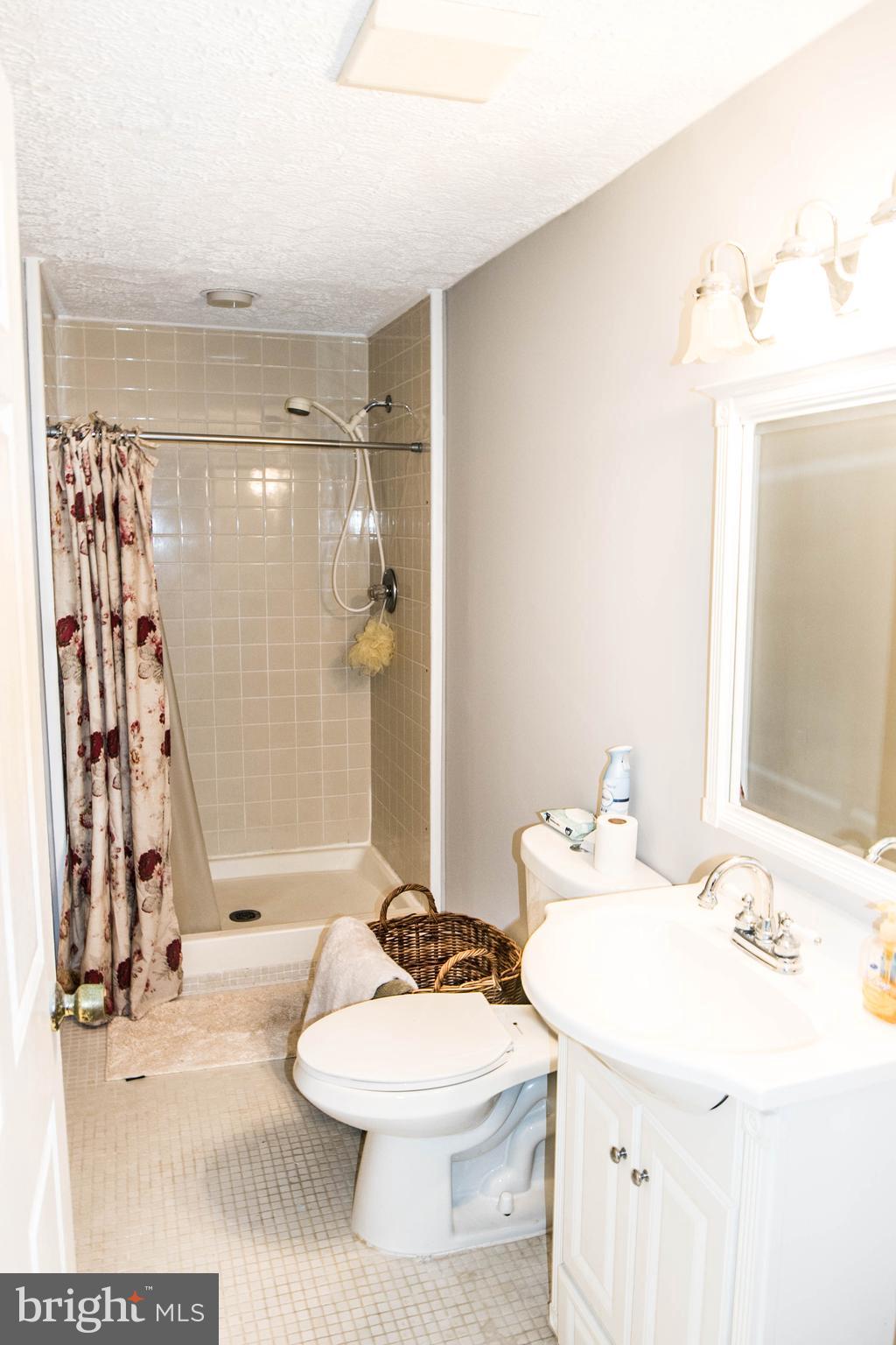 LONDON COMMONS - Residential