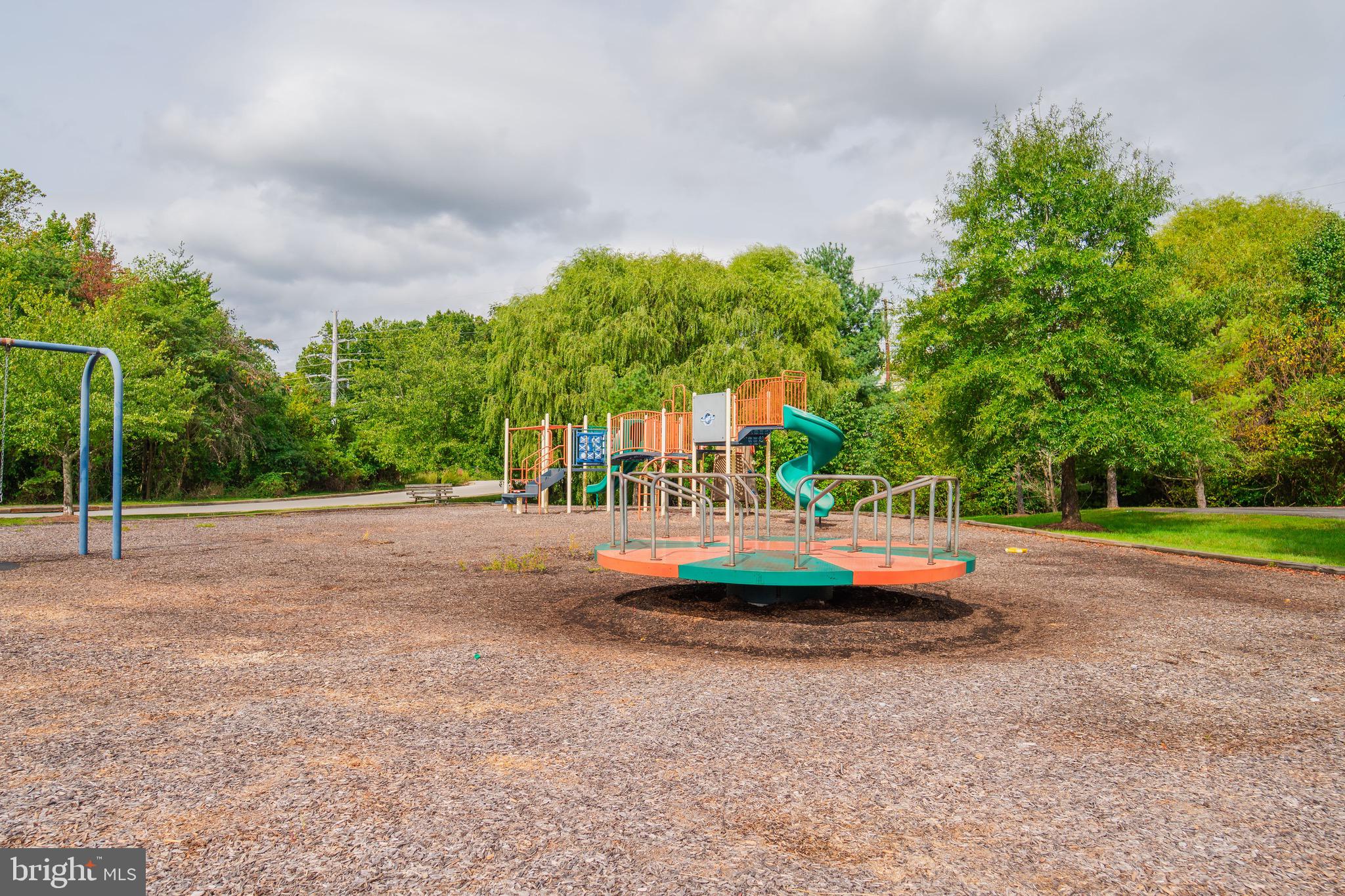 COLONY SQUARE - Residential