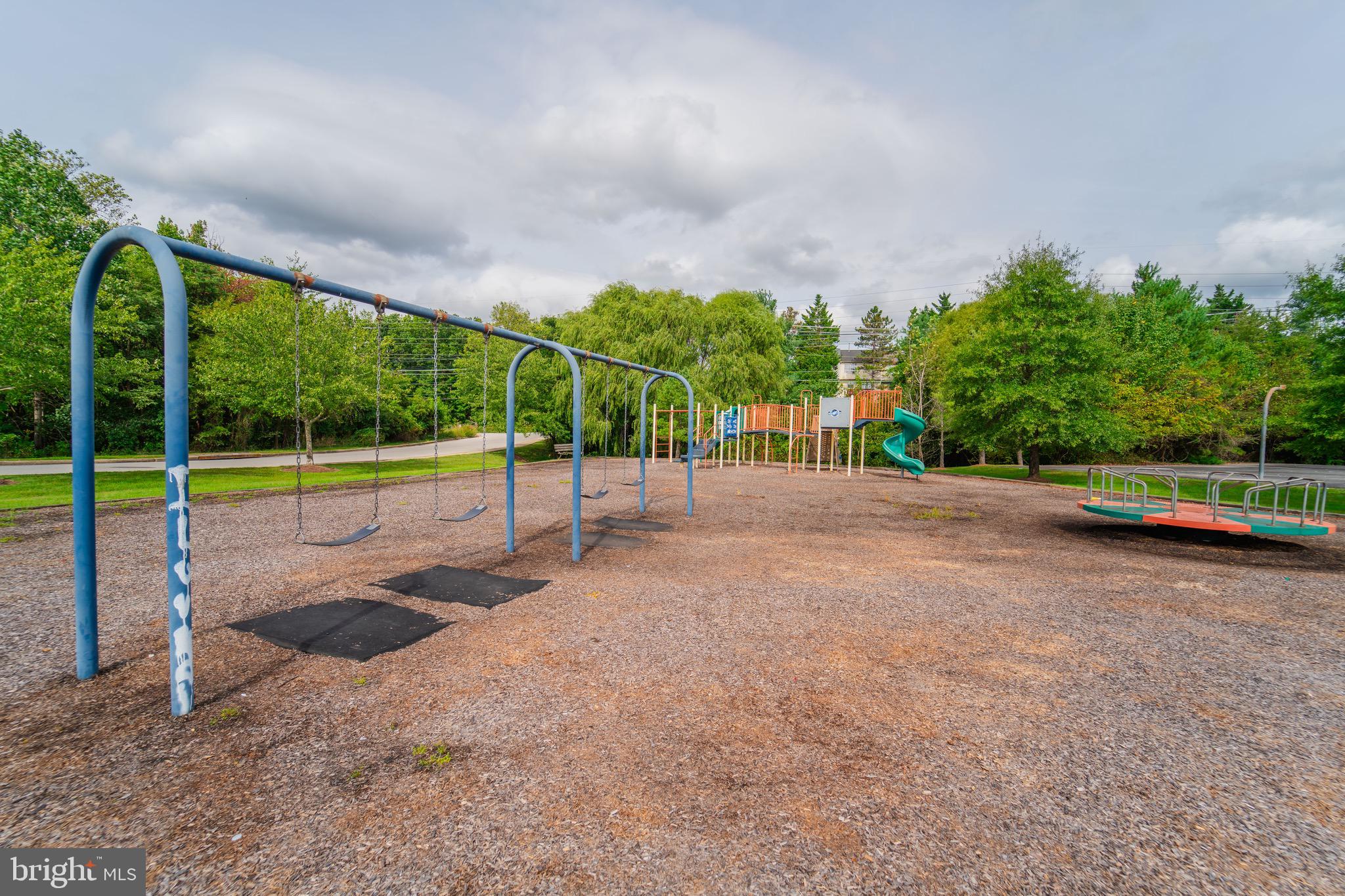 COLONY SQUARE - Residential