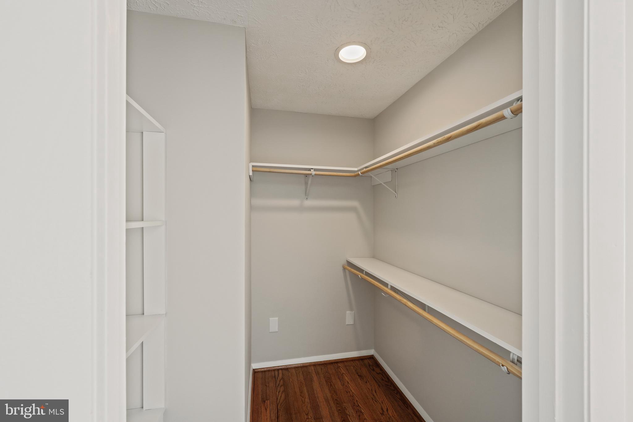 HARMANS WOODS - Residential