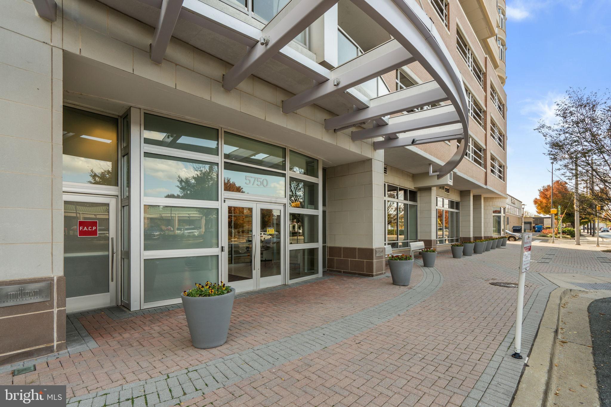 5750 BOU AVENUE 1111