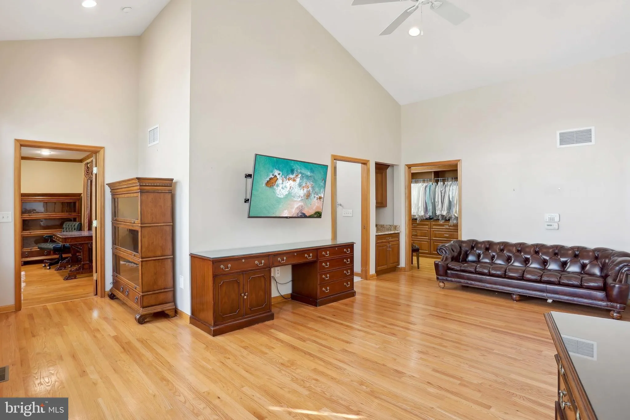 Millville, New Jersey 08332, United States, 5 Bedrooms Bedrooms, ,4 BathroomsBathrooms,Residential,Active,129272