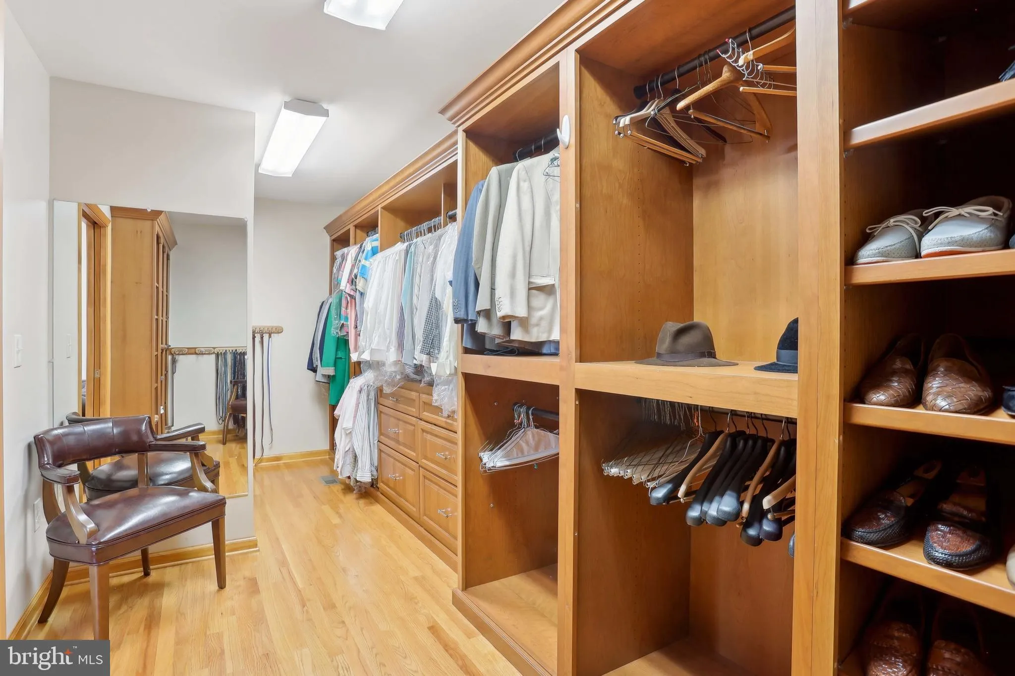 Millville, New Jersey 08332, United States, 5 Bedrooms Bedrooms, ,4 BathroomsBathrooms,Residential,Active,129272