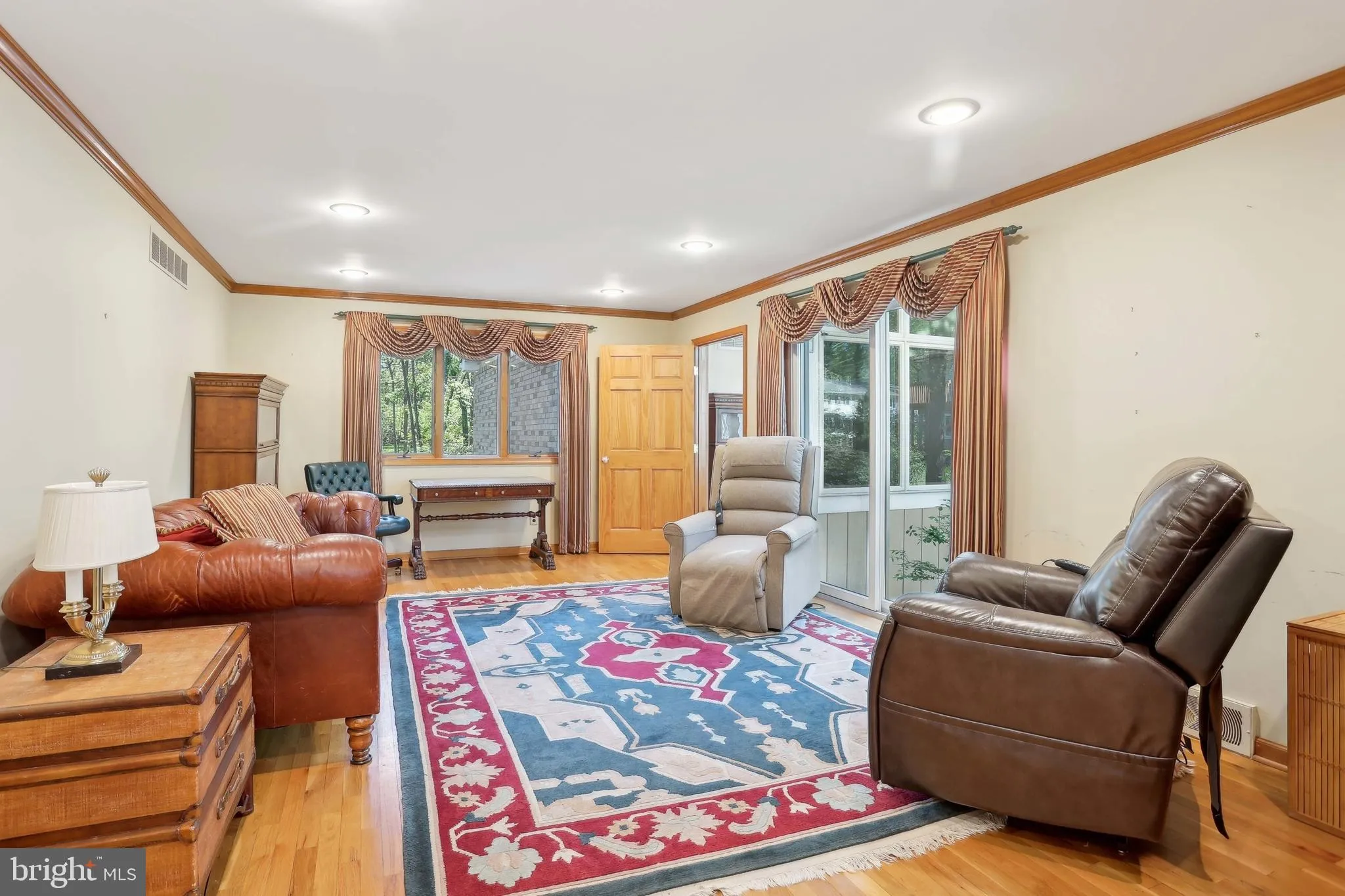 Millville, New Jersey 08332, United States, 5 Bedrooms Bedrooms, ,4 BathroomsBathrooms,Residential,Active,129272