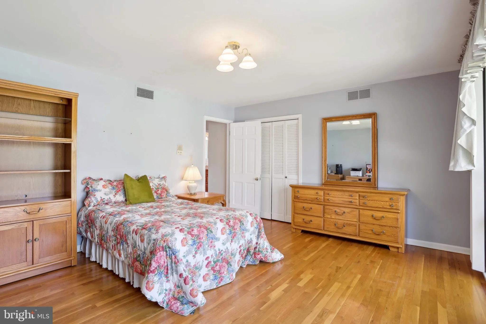 Millville, New Jersey 08332, United States, 5 Bedrooms Bedrooms, ,4 BathroomsBathrooms,Residential,Active,129272