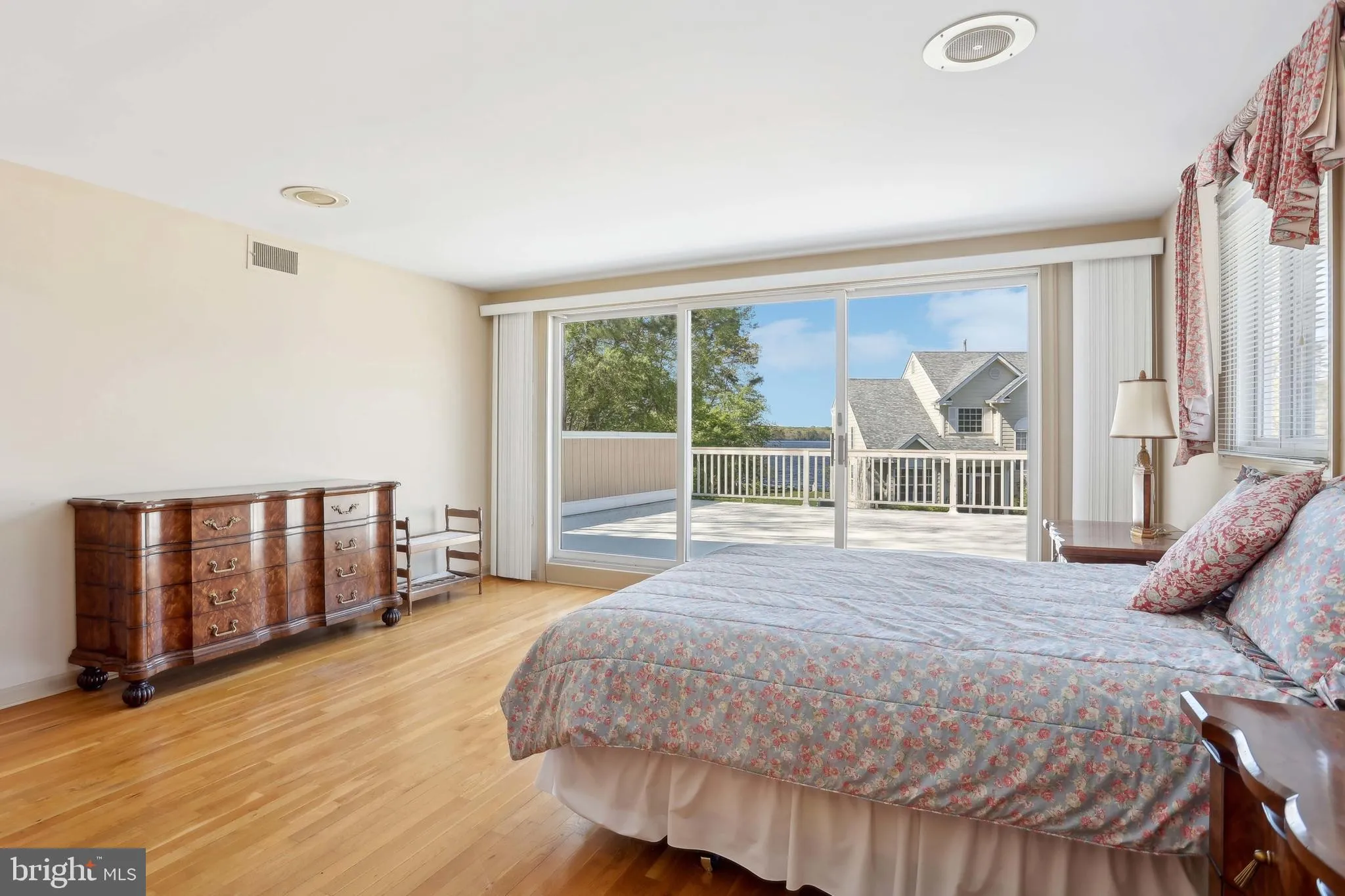 Millville, New Jersey 08332, United States, 5 Bedrooms Bedrooms, ,4 BathroomsBathrooms,Residential,Active,129272