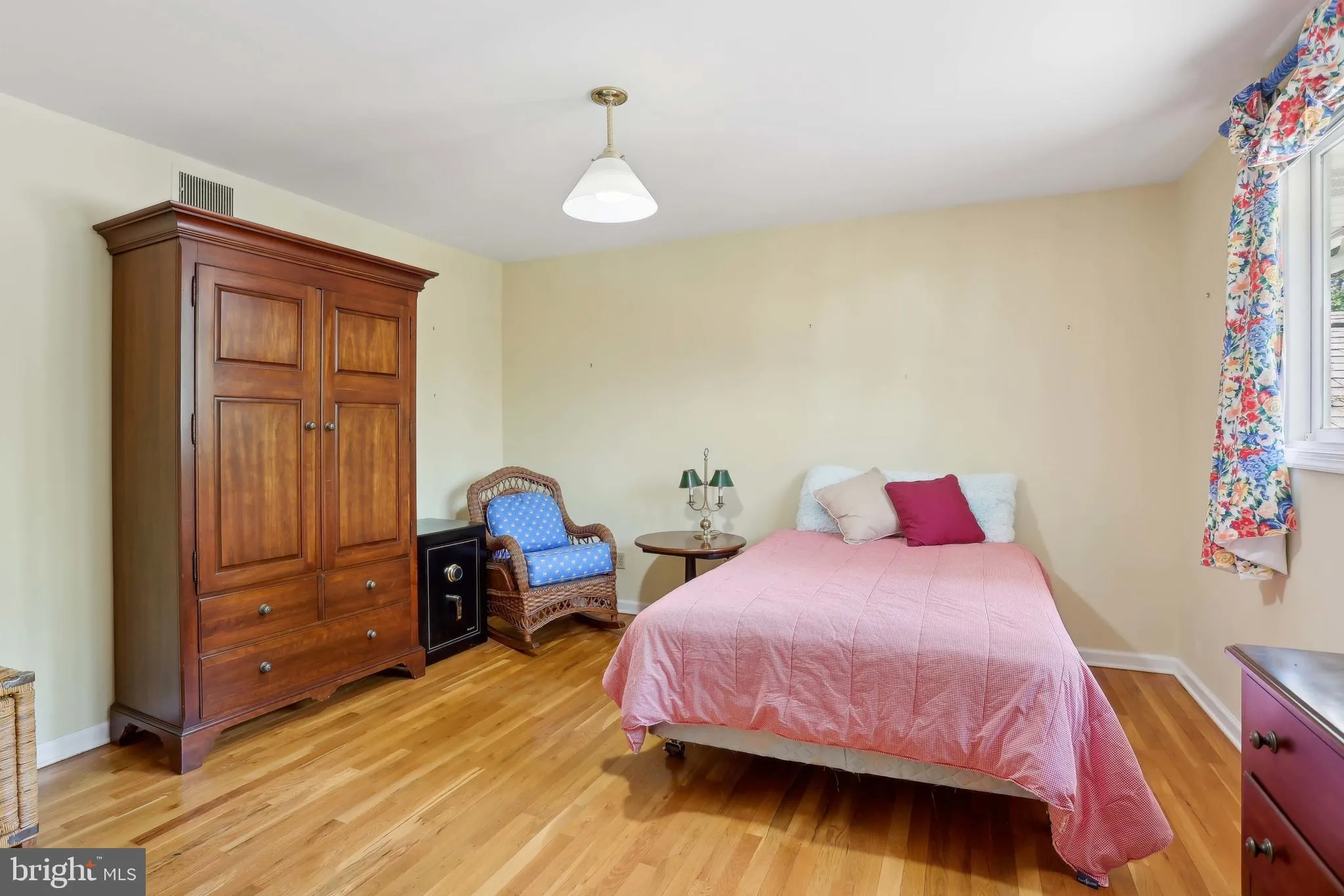 Millville, New Jersey 08332, United States, 5 Bedrooms Bedrooms, ,4 BathroomsBathrooms,Residential,Active,129272