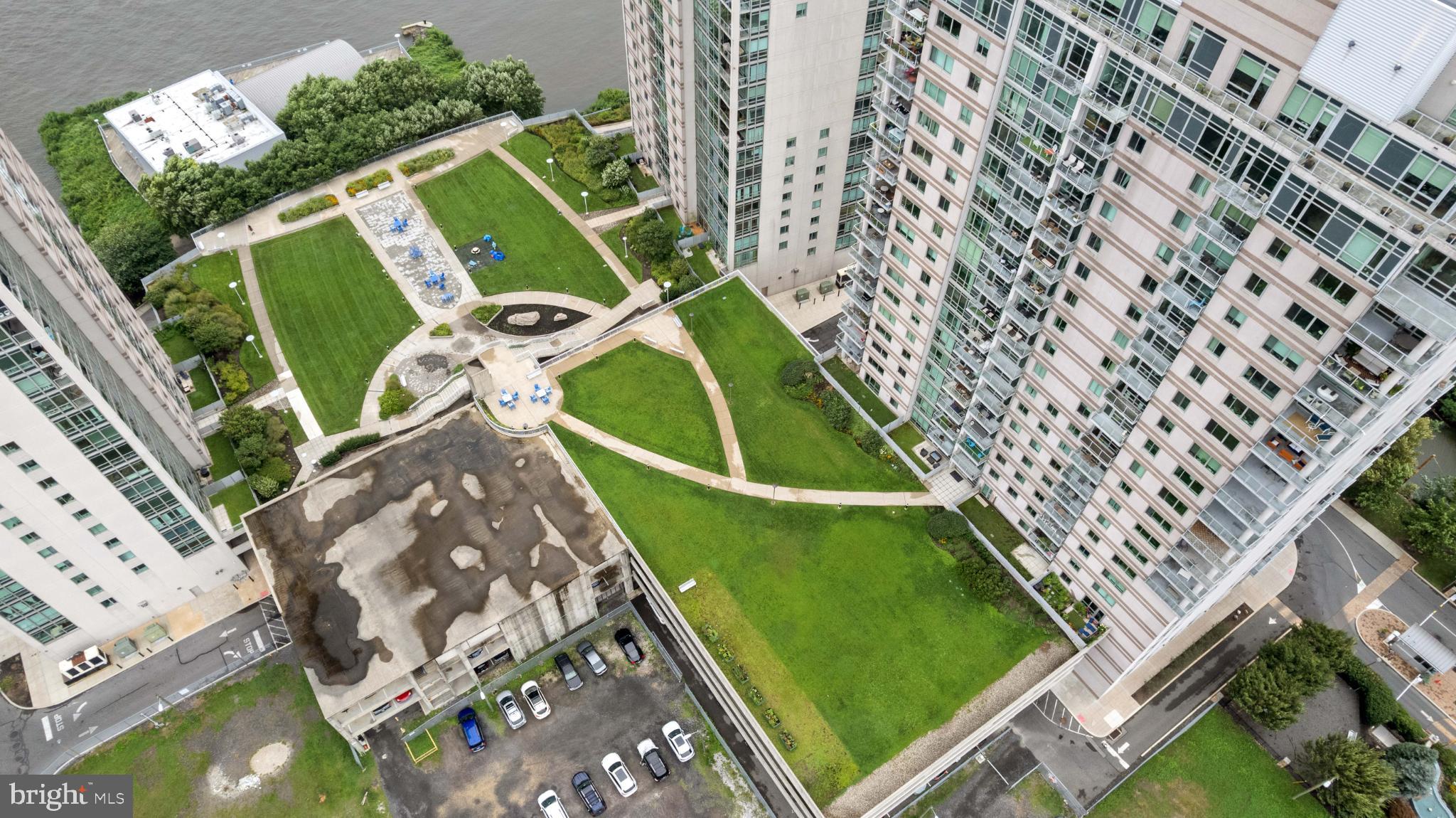 901 N PENN STREET F407