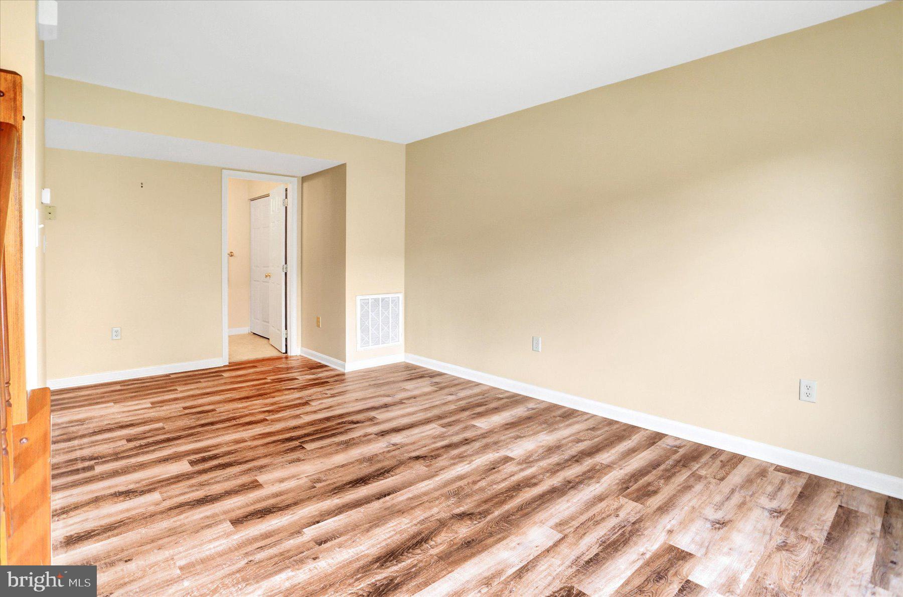 WAVERLY WOODS - Residential