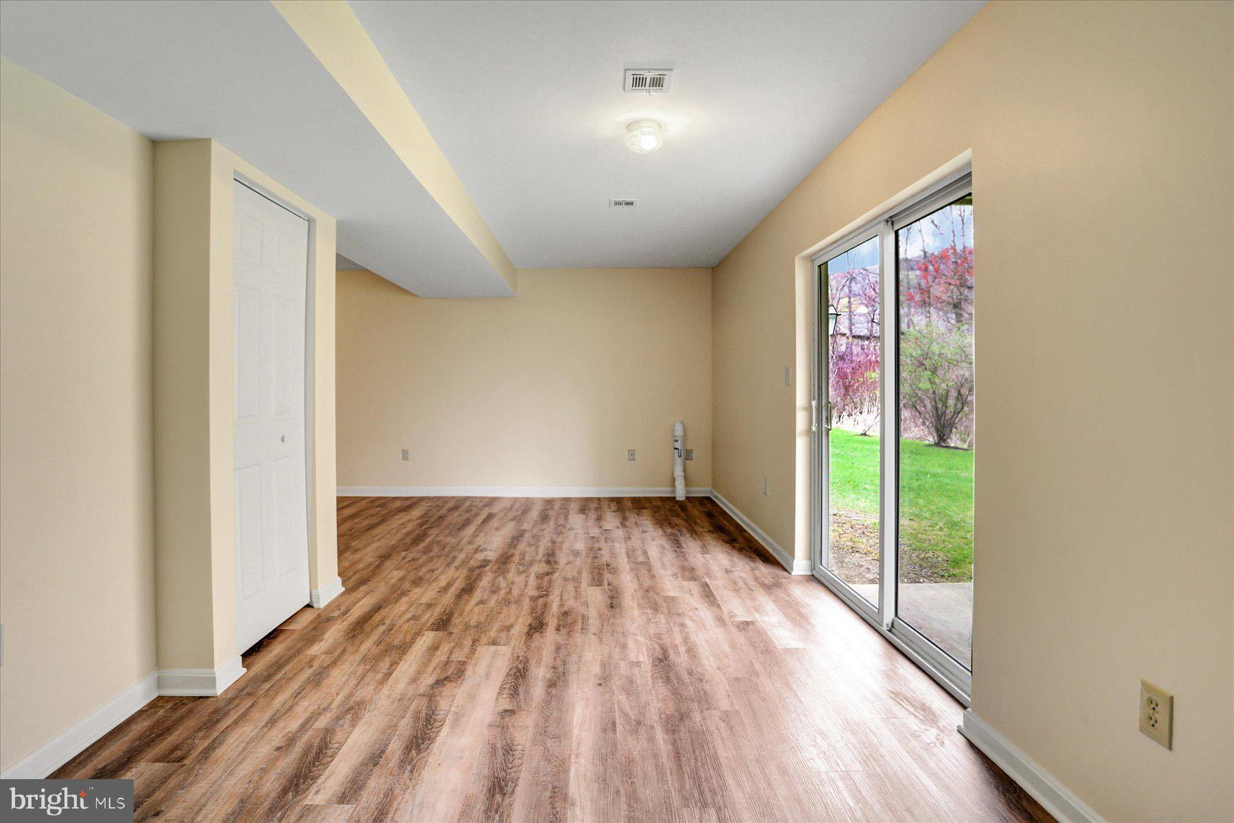 WAVERLY WOODS - Residential