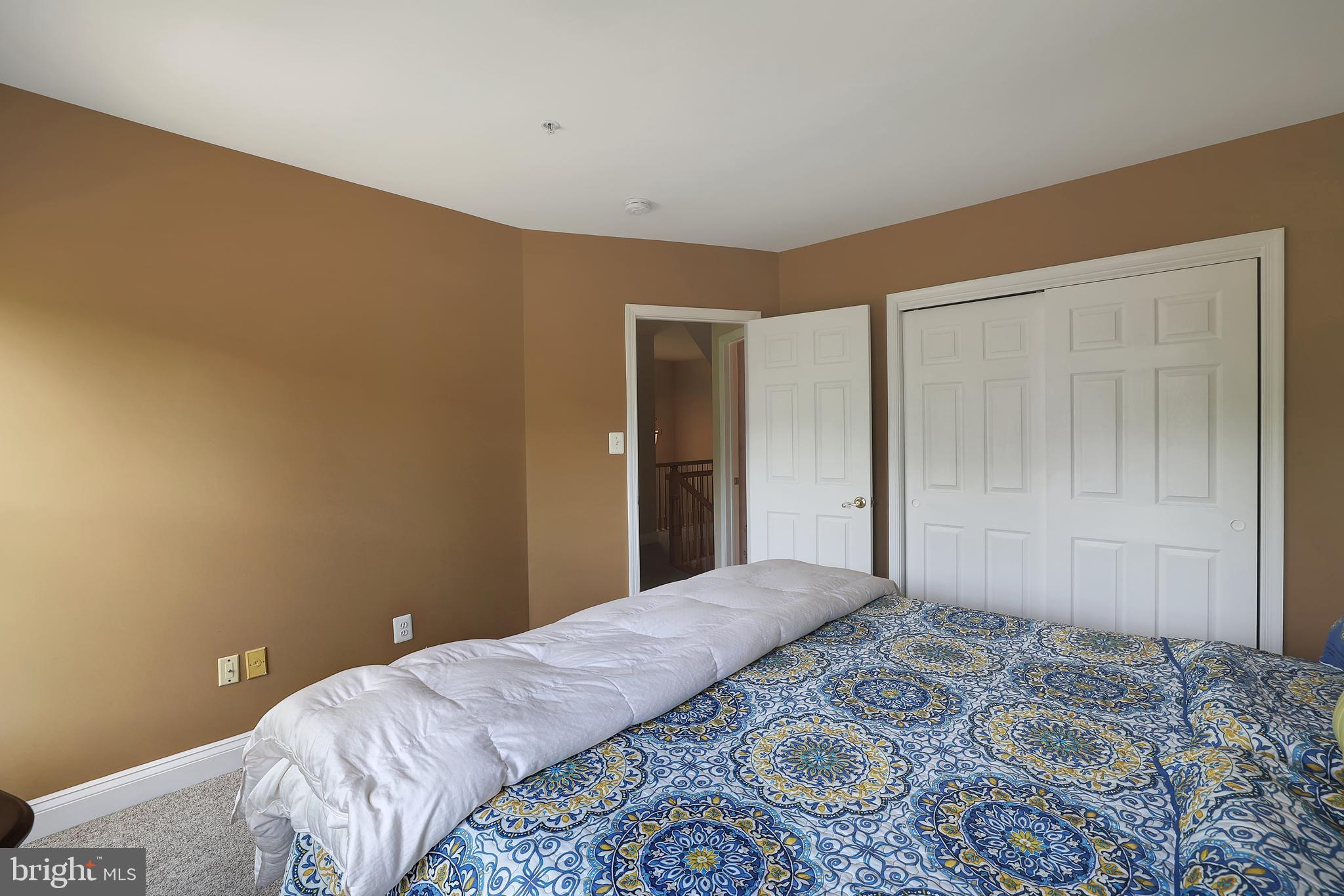 TOWER OAKS - Residential Lease