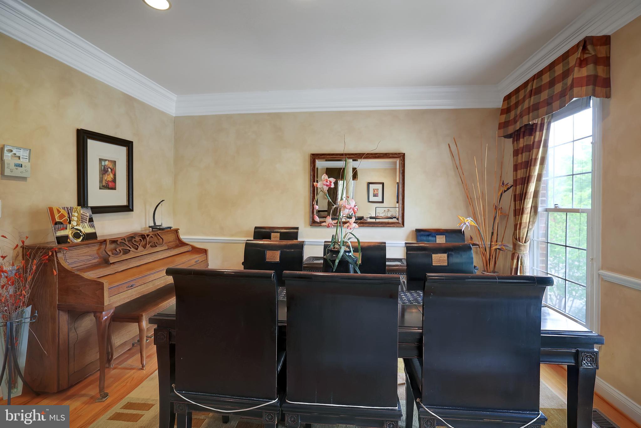 TOWER OAKS - Residential Lease