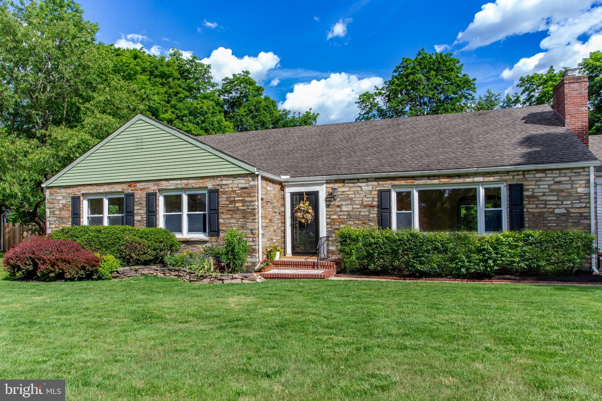 43 GLEN DRIVE