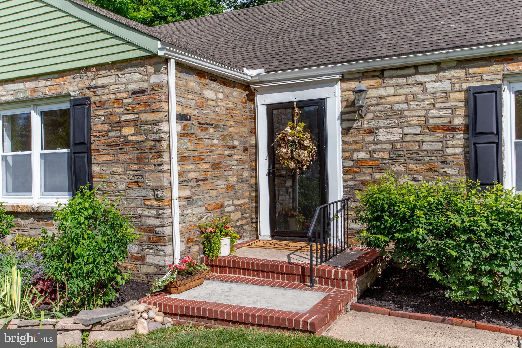 43 GLEN DRIVE