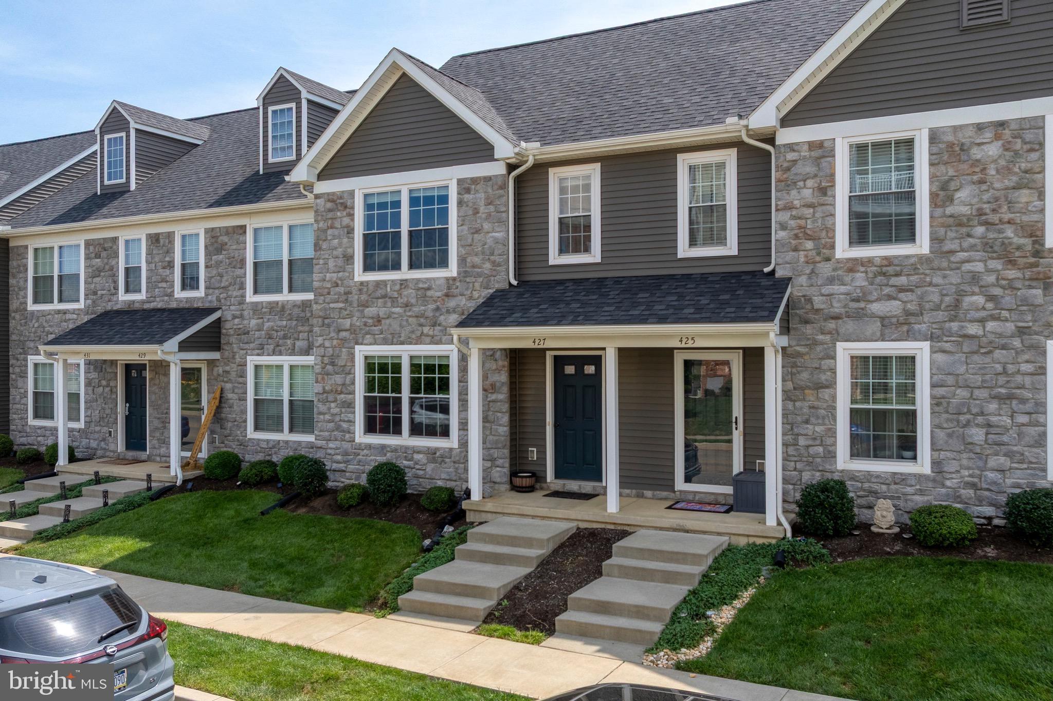 427 SPRINGWOOD DRIVE