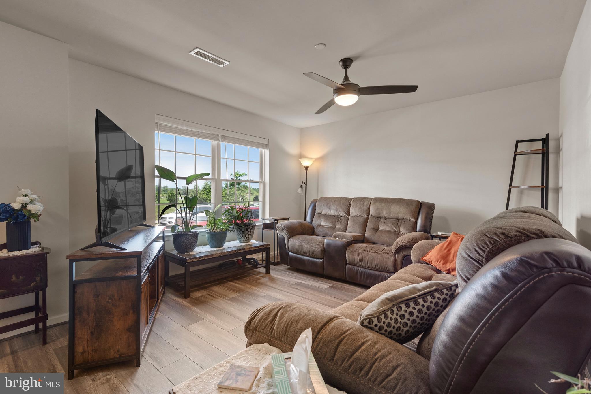 427 SPRINGWOOD DRIVE