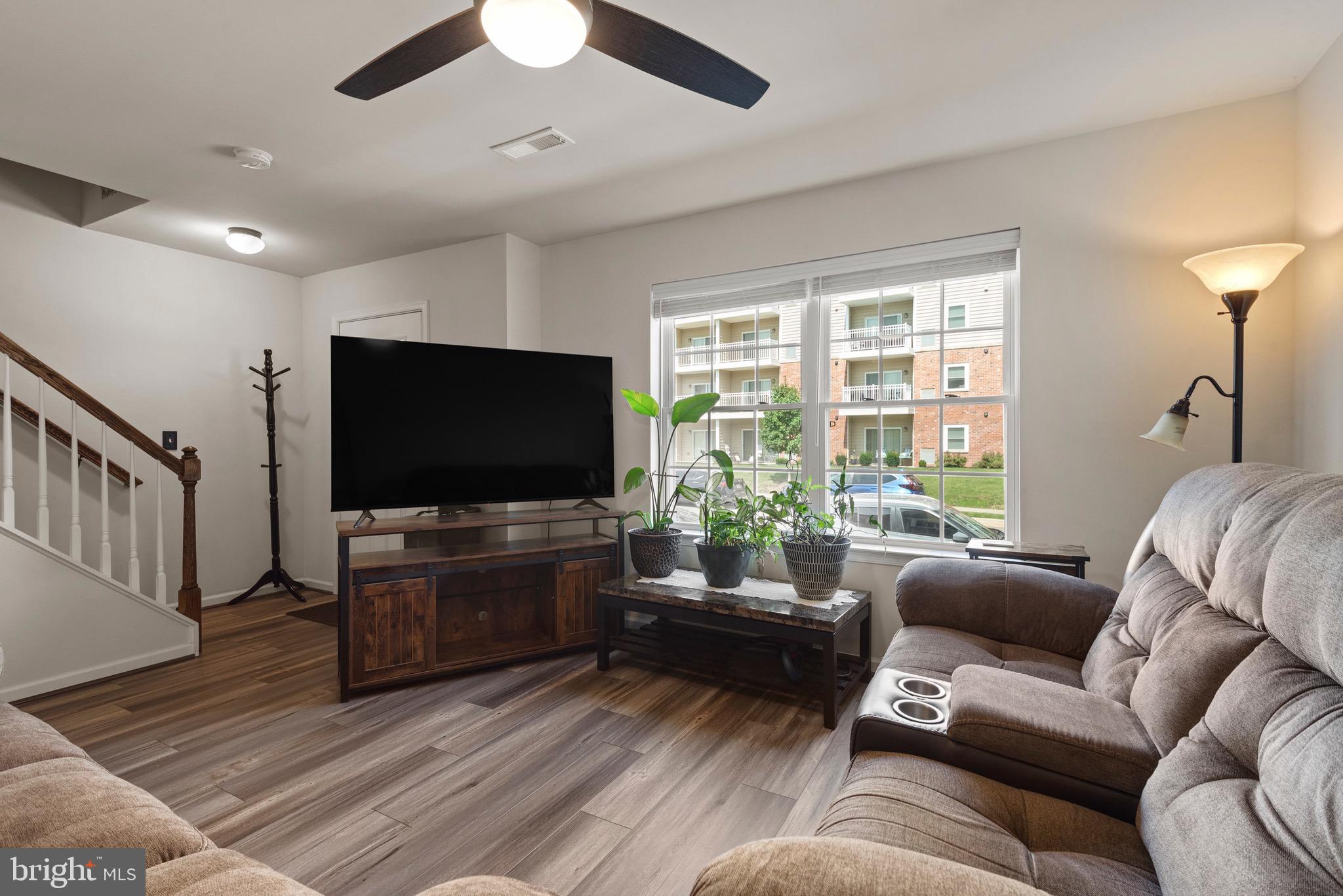 427 SPRINGWOOD DRIVE