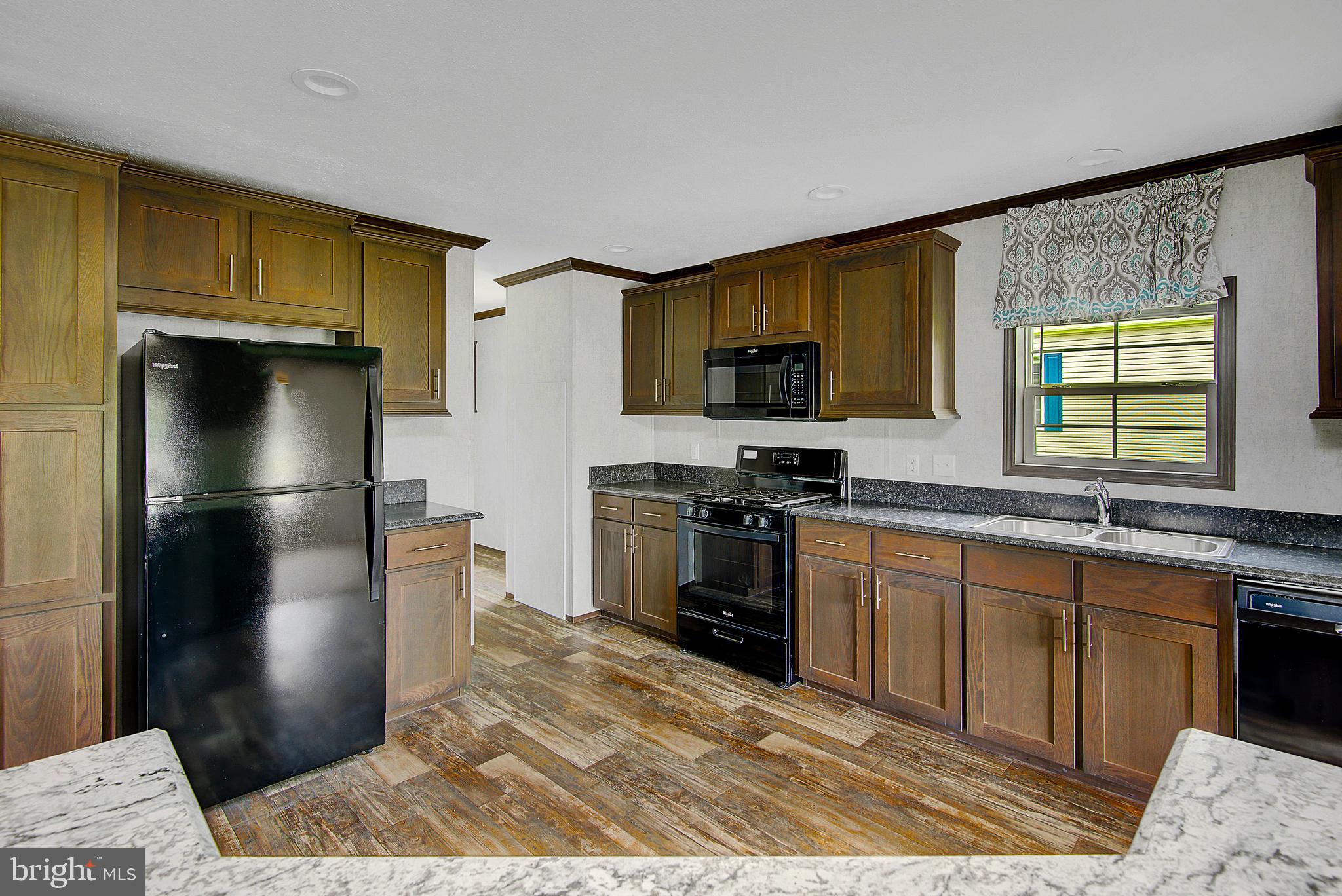 COUNTRY VIEW VILLAGE - Residential