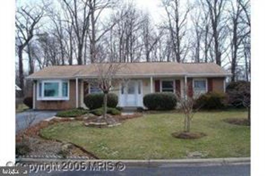 One level rambler with 3 BRs, 2 BAs.  Converted garage to bedroom.  Traditional, Eat in Kitchen.  NO Fireplace. Ramp to entrance.