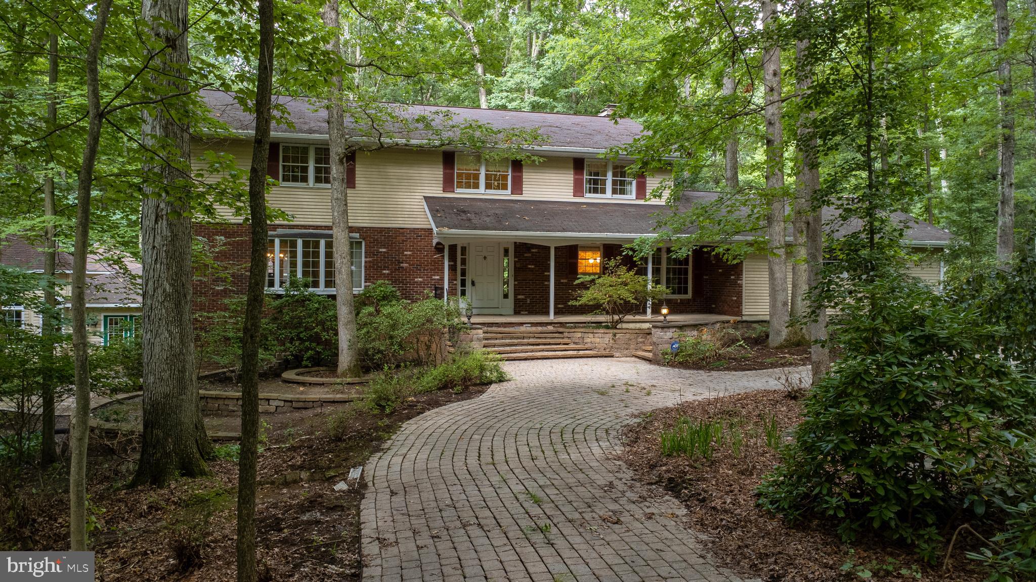CHRIBARO MANOR - Residential