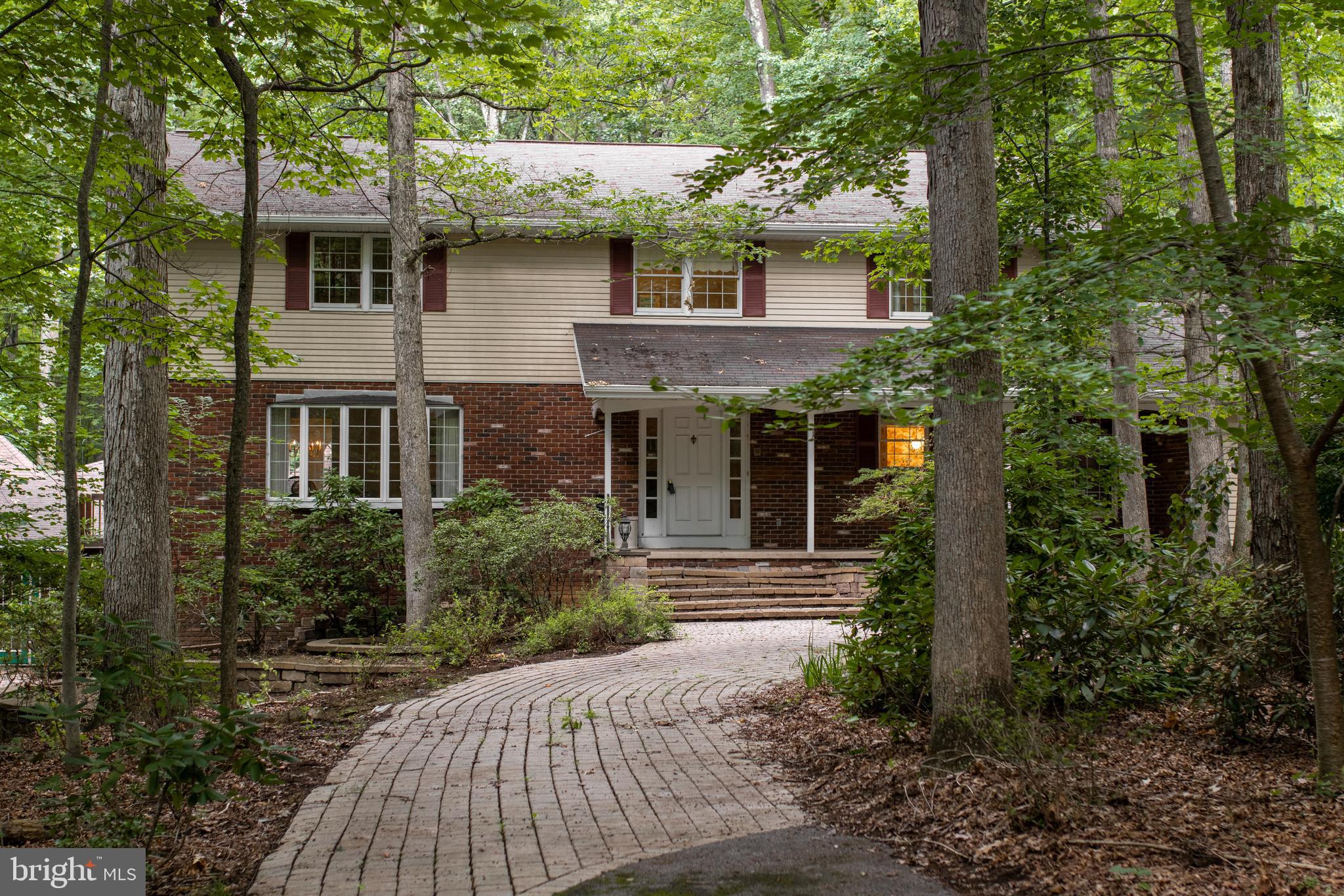 CHRIBARO MANOR - Residential