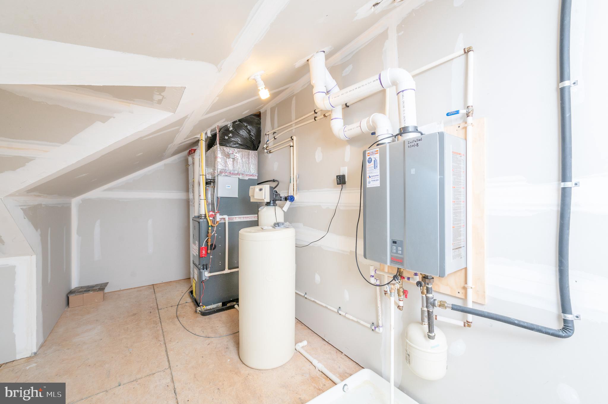 FOUR SEASONS AT ELM TREE - Residential