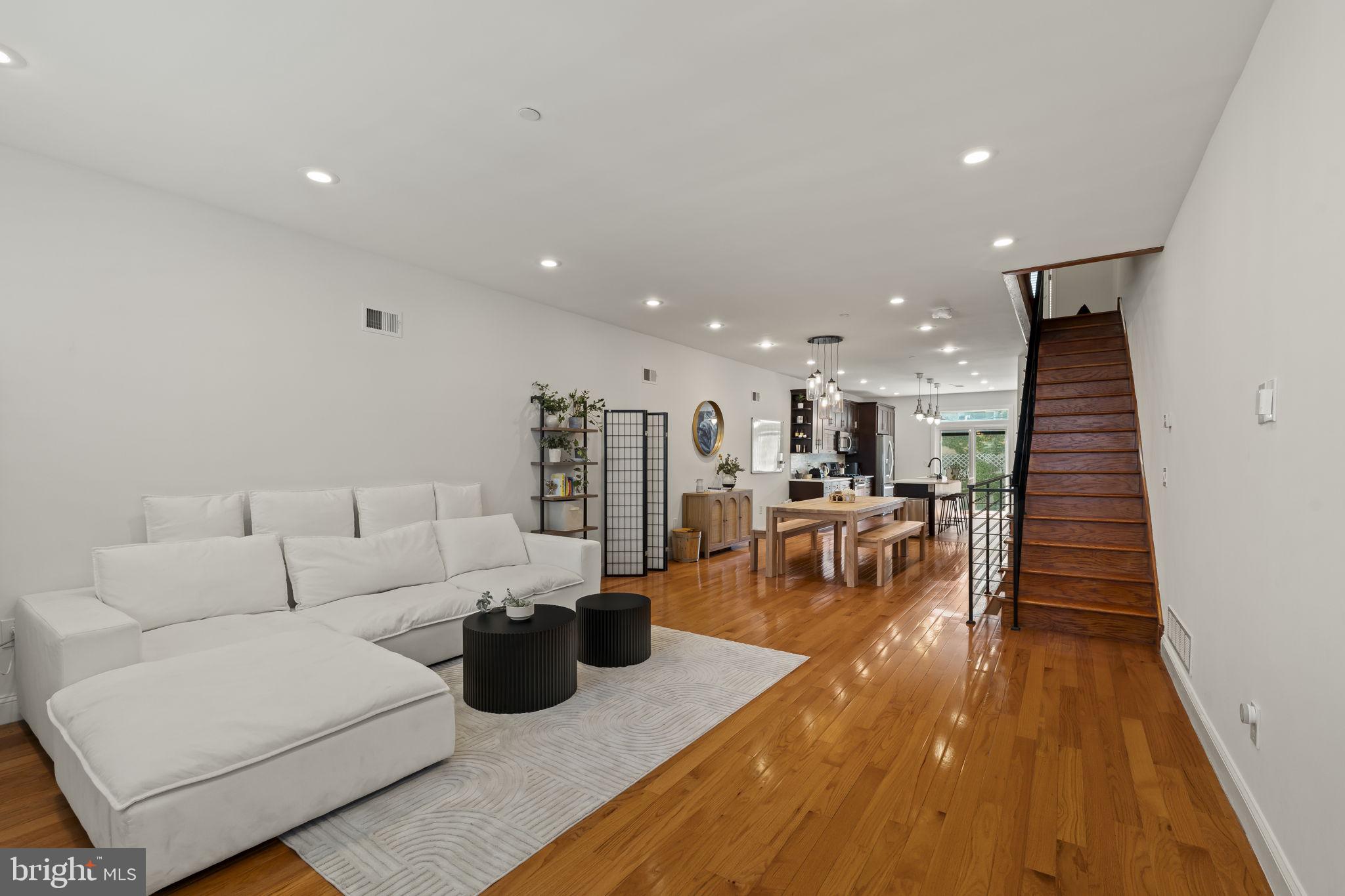 530 DICKINSON STREET