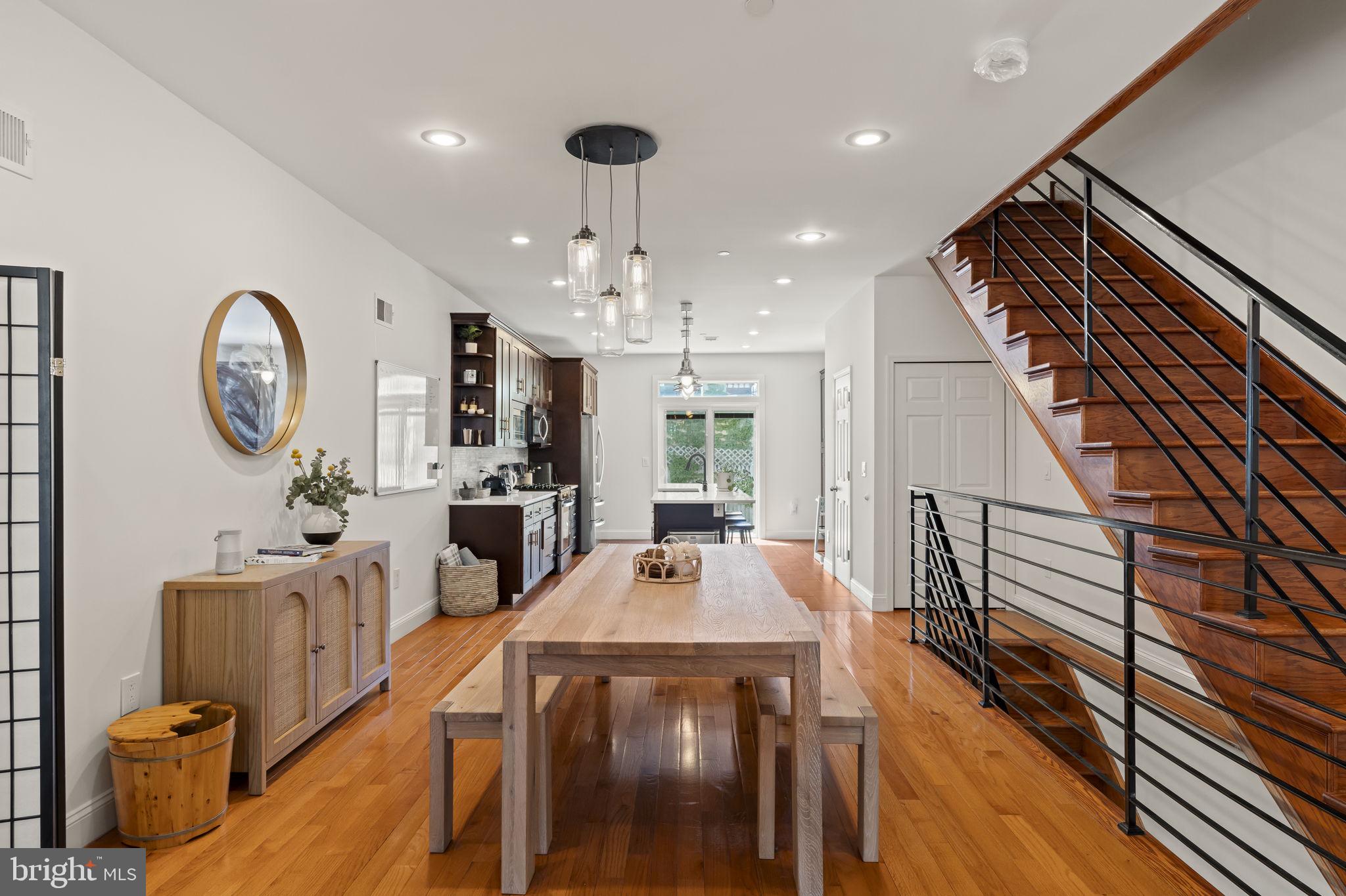 530 DICKINSON STREET