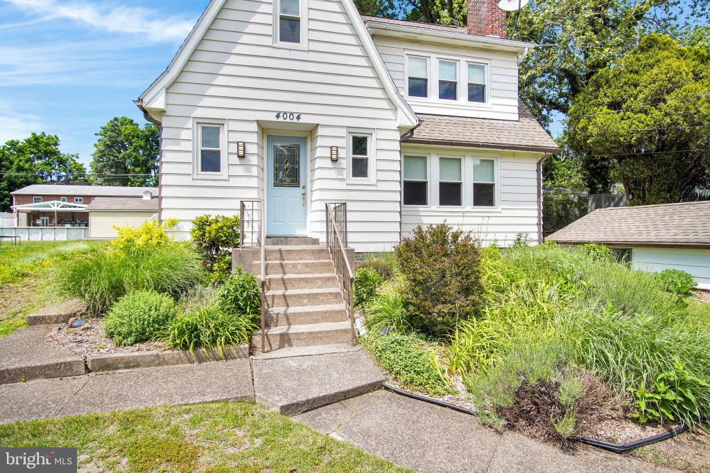 Photo of 4004 Ash Street, HARRISBURG, PA 17109 (MLS # PADA2060618)