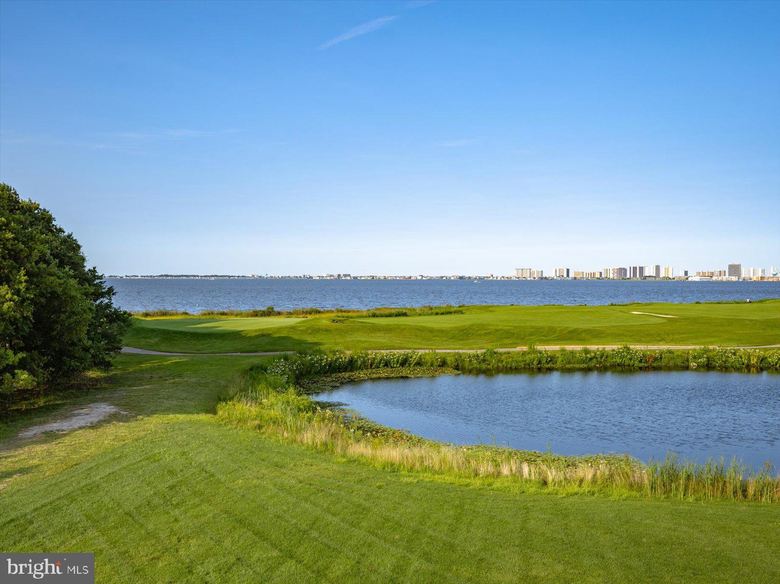 LIGHTHOUSE SOUND - Residential