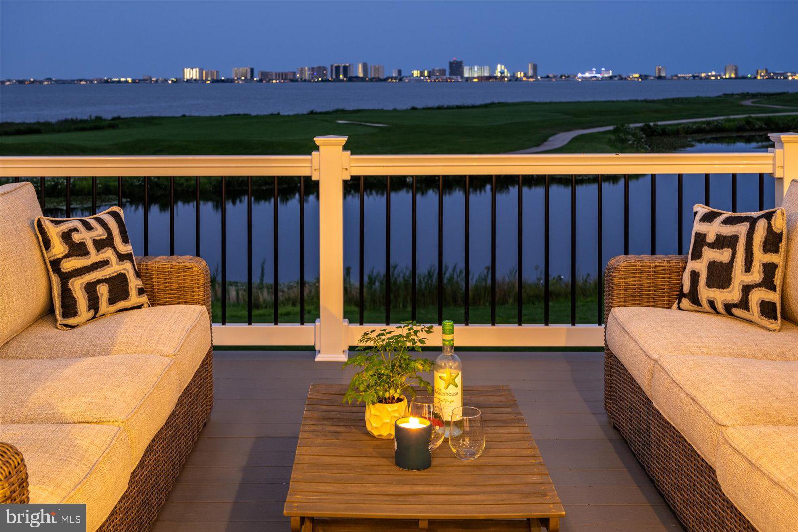 LIGHTHOUSE SOUND - Residential