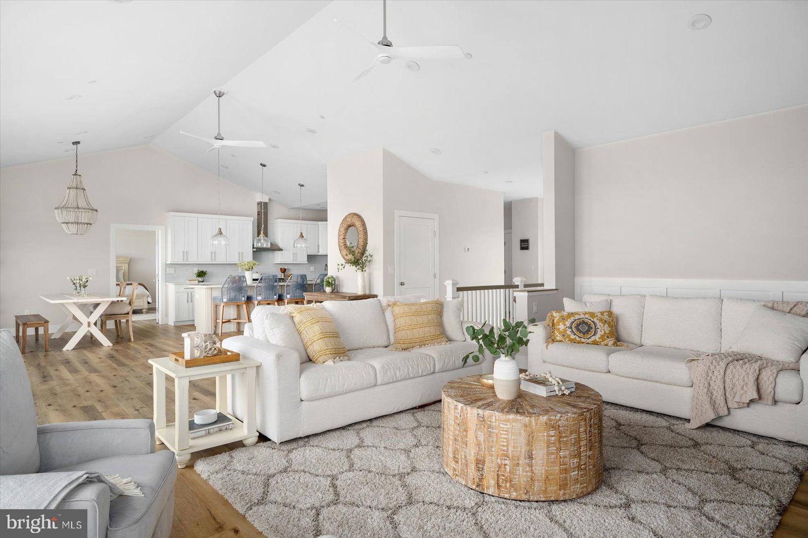 LIGHTHOUSE SOUND - Residential