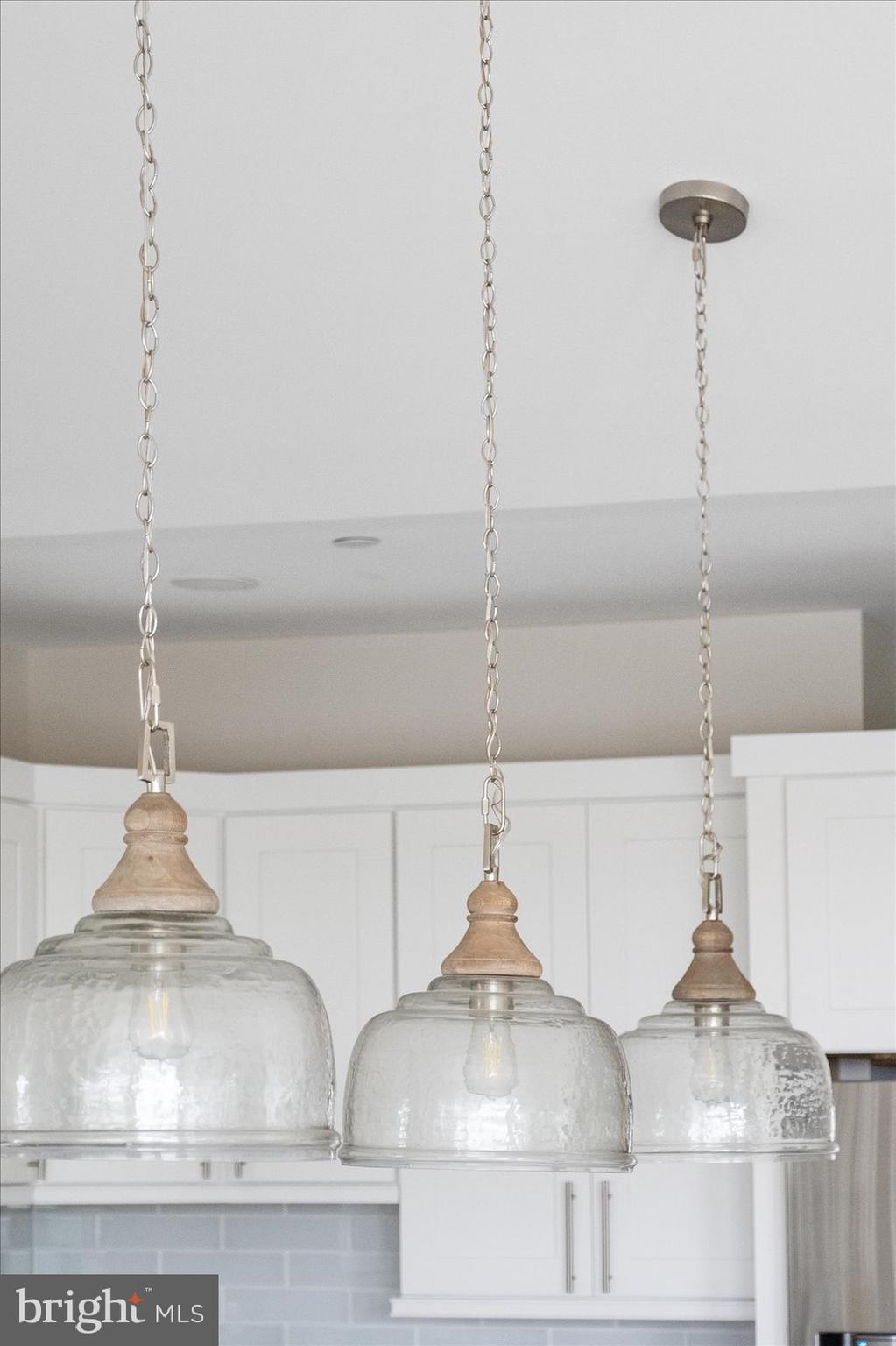 LIGHTHOUSE SOUND - Residential